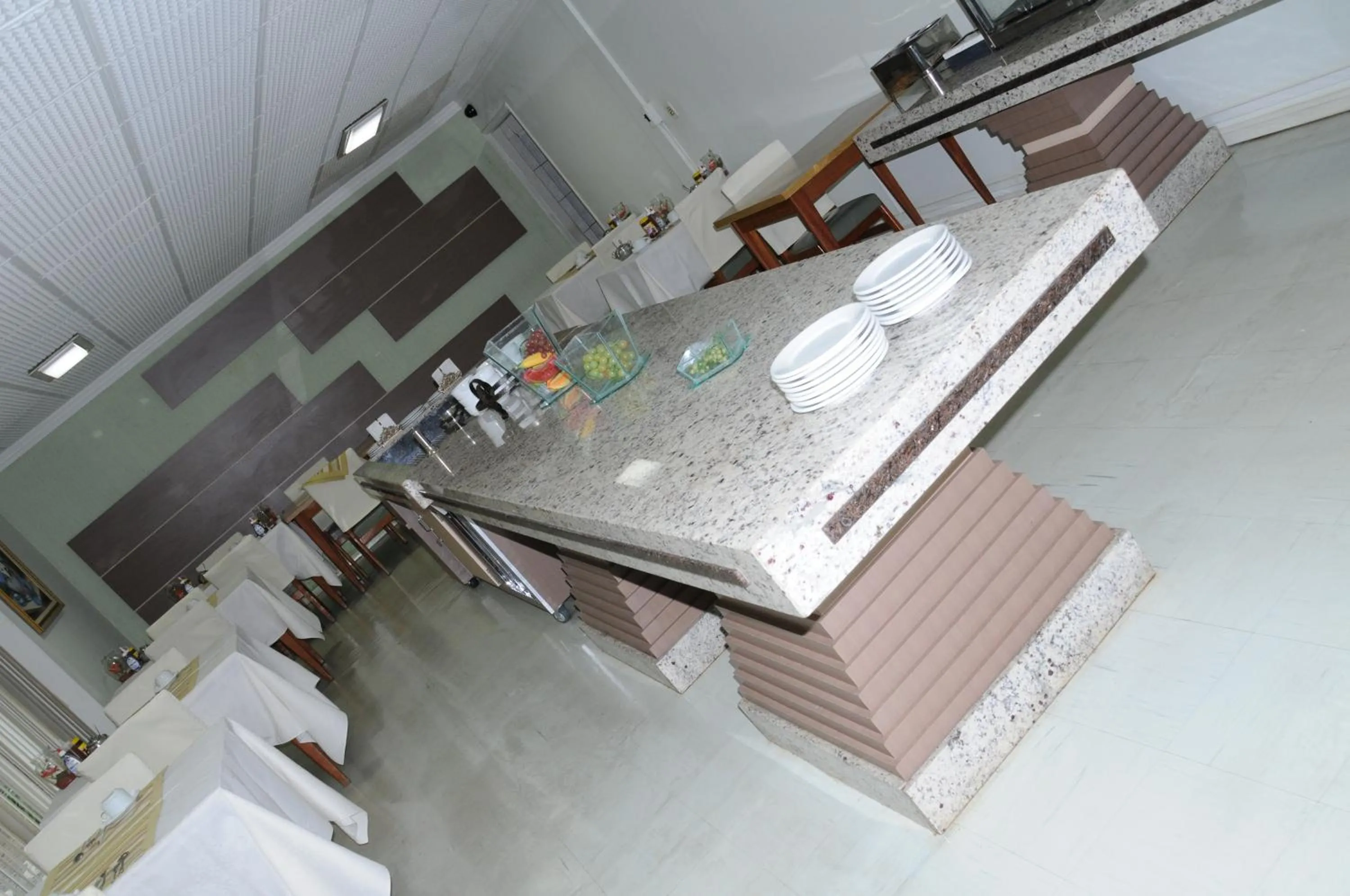 Restaurant/places to eat in Hotel Elite