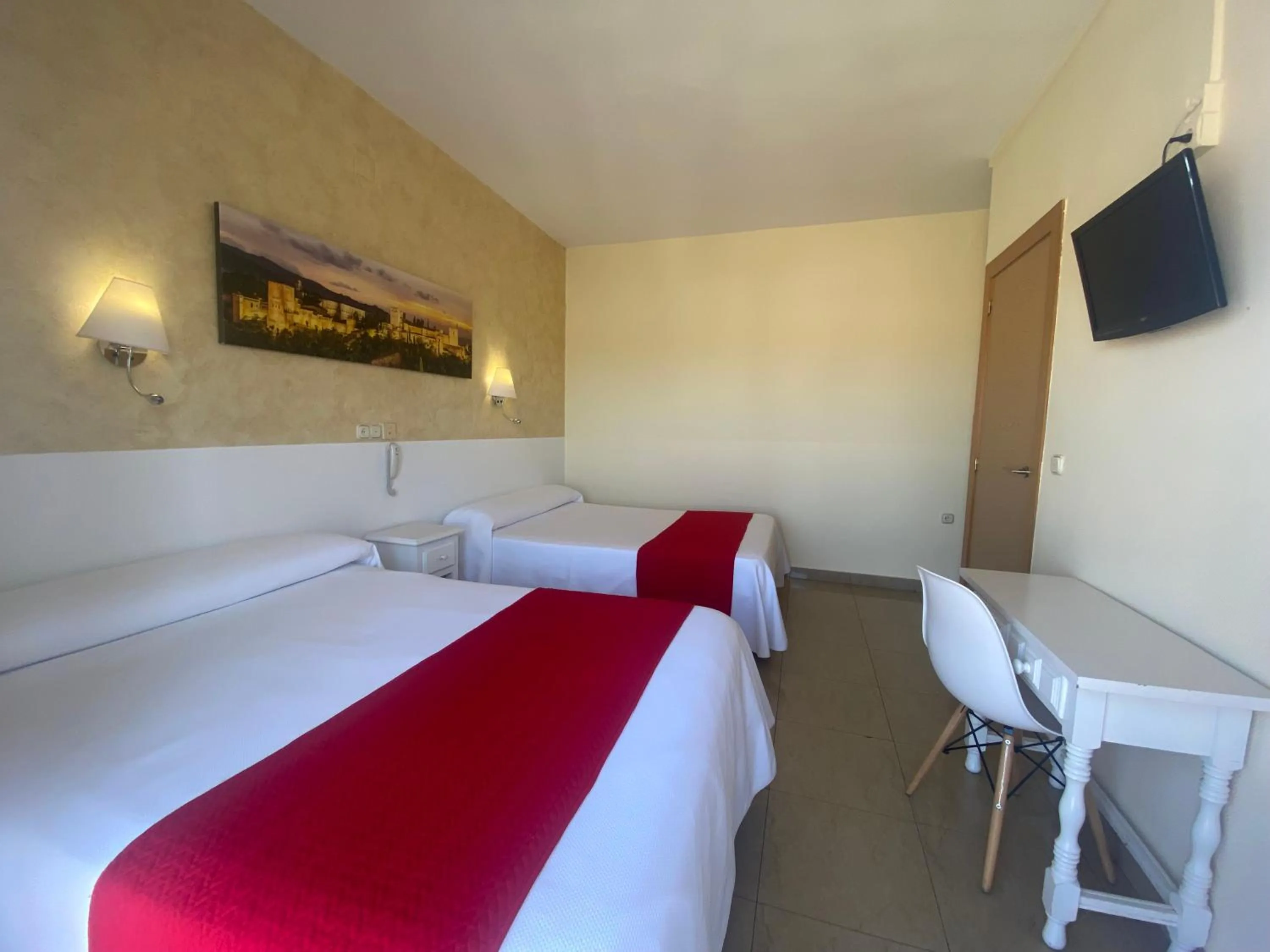 Bed in Hostal Sonia Granada