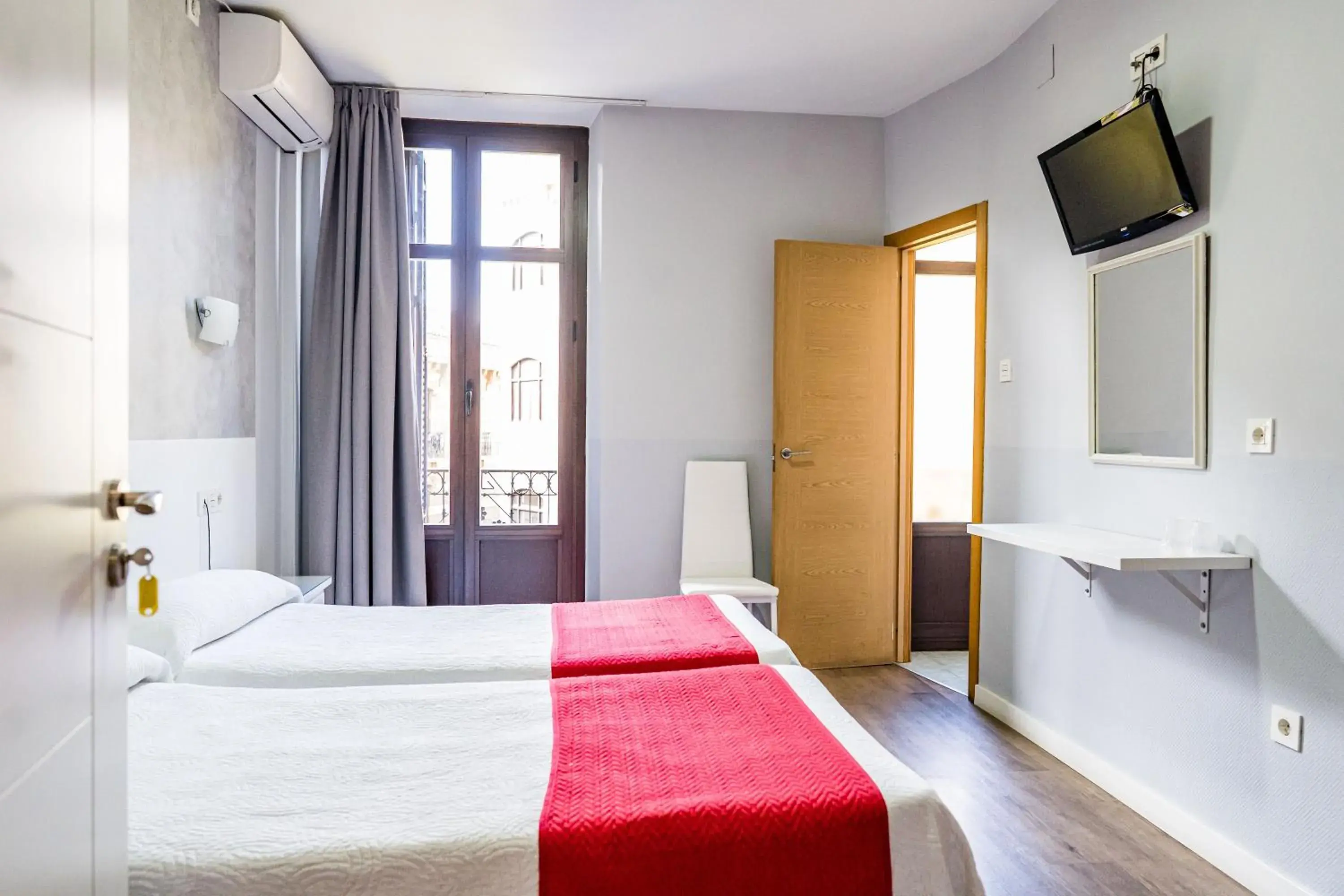 Double or Twin Room - single occupancy in Hostal Sonia Granada Double or Twin Room - single occupancy in Hostal Sonia Granada