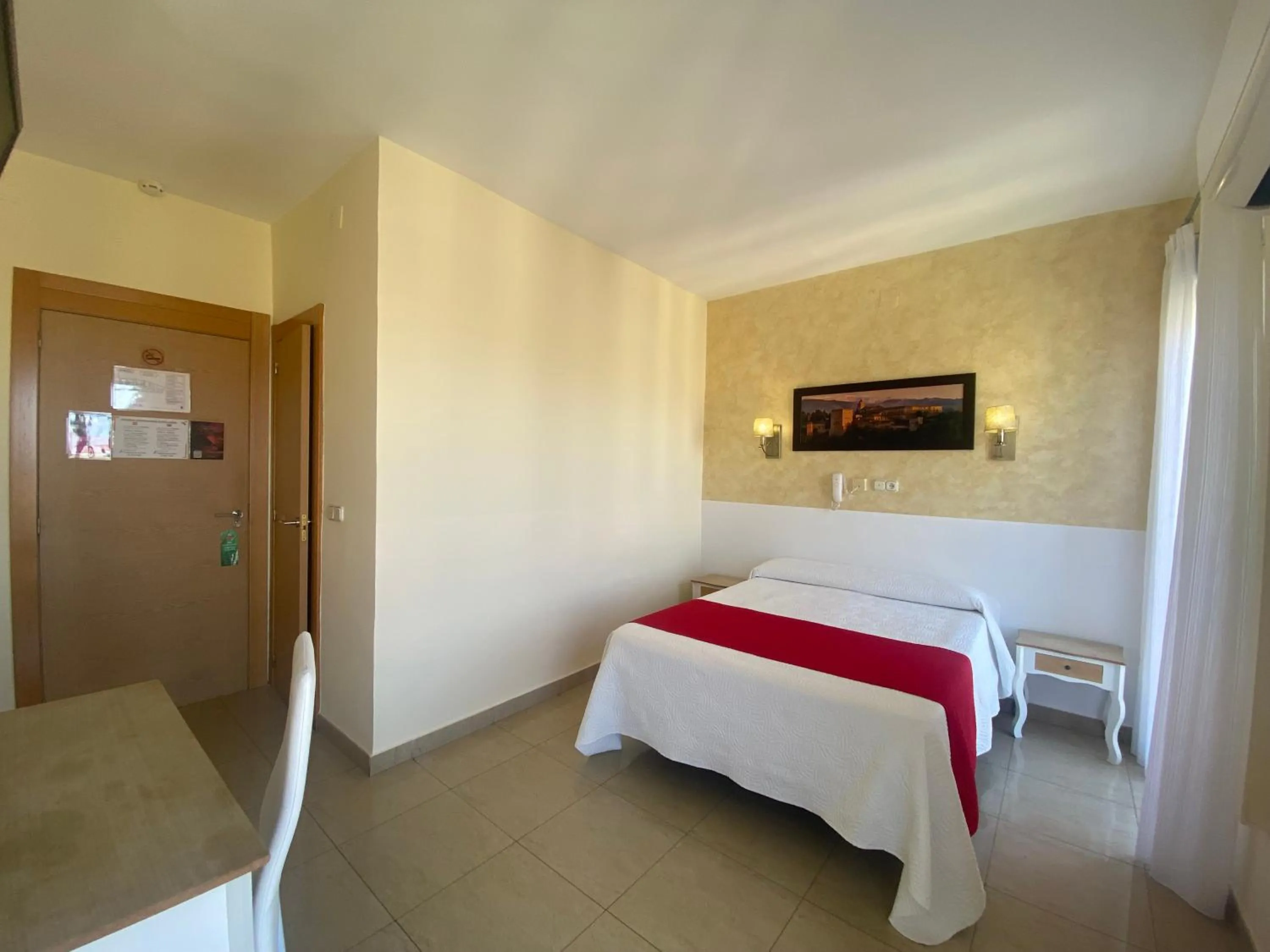 Bed in Hostal Sonia Granada