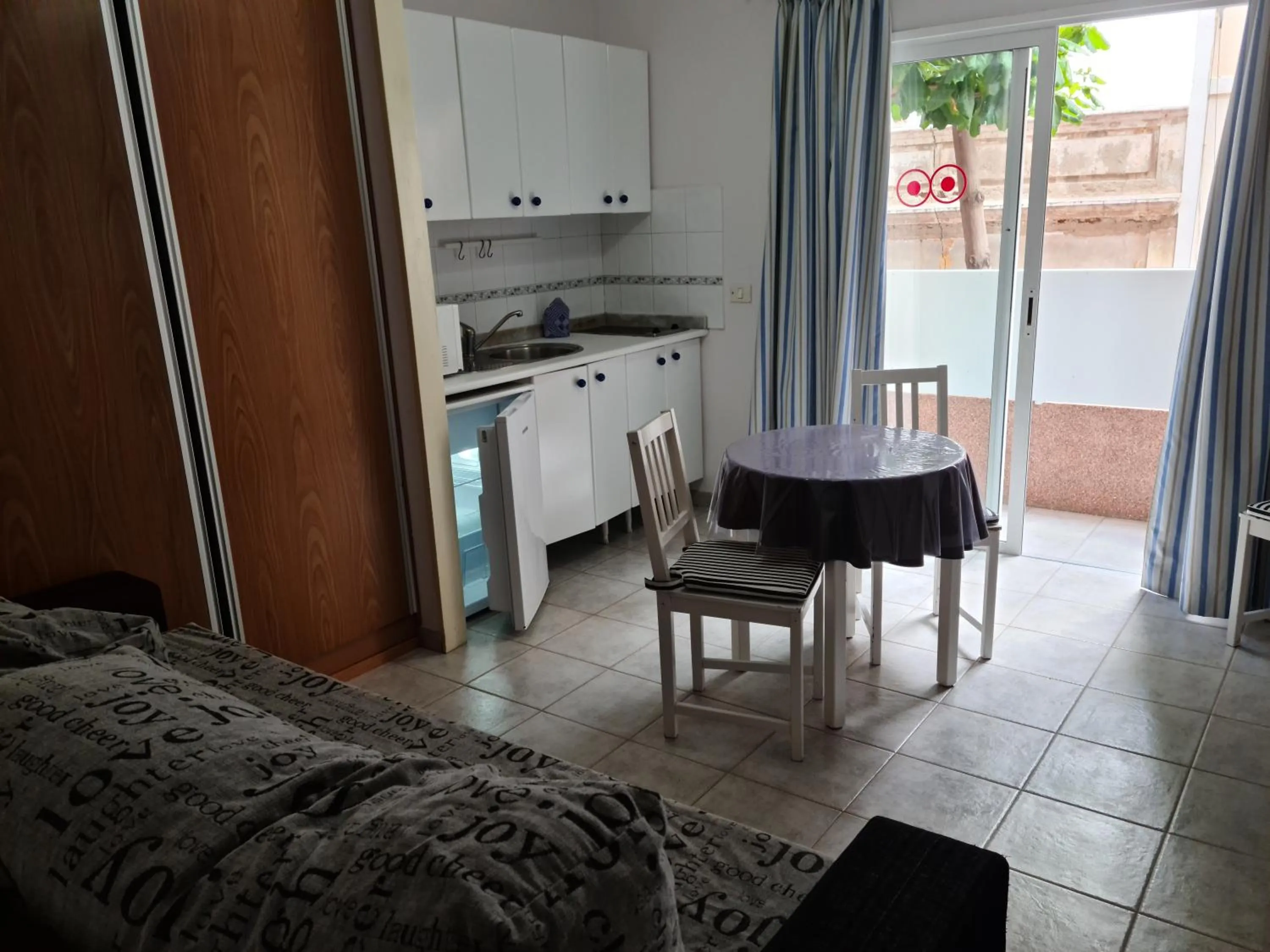 Kitchen or kitchenette in Apartamentos Catalina Park