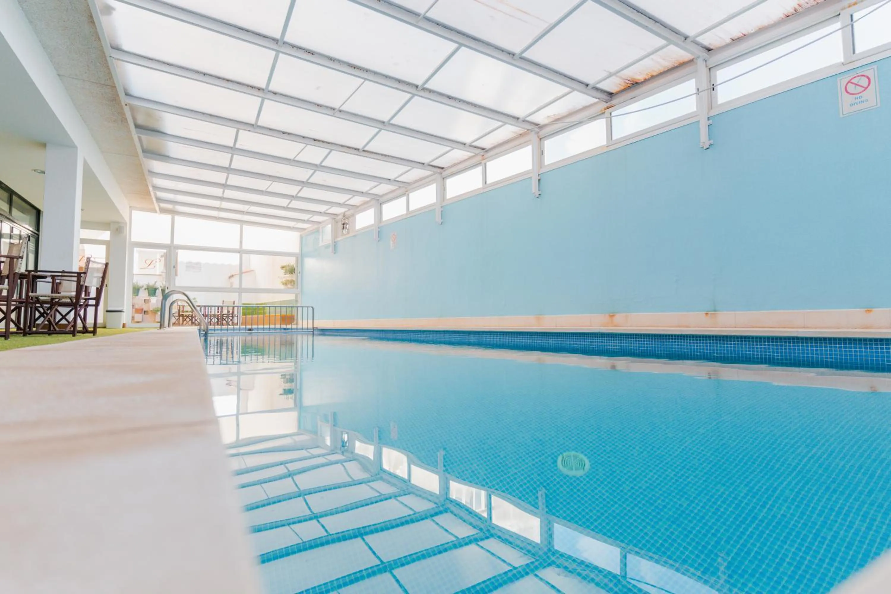 Swimming pool in Apartamentos Loar