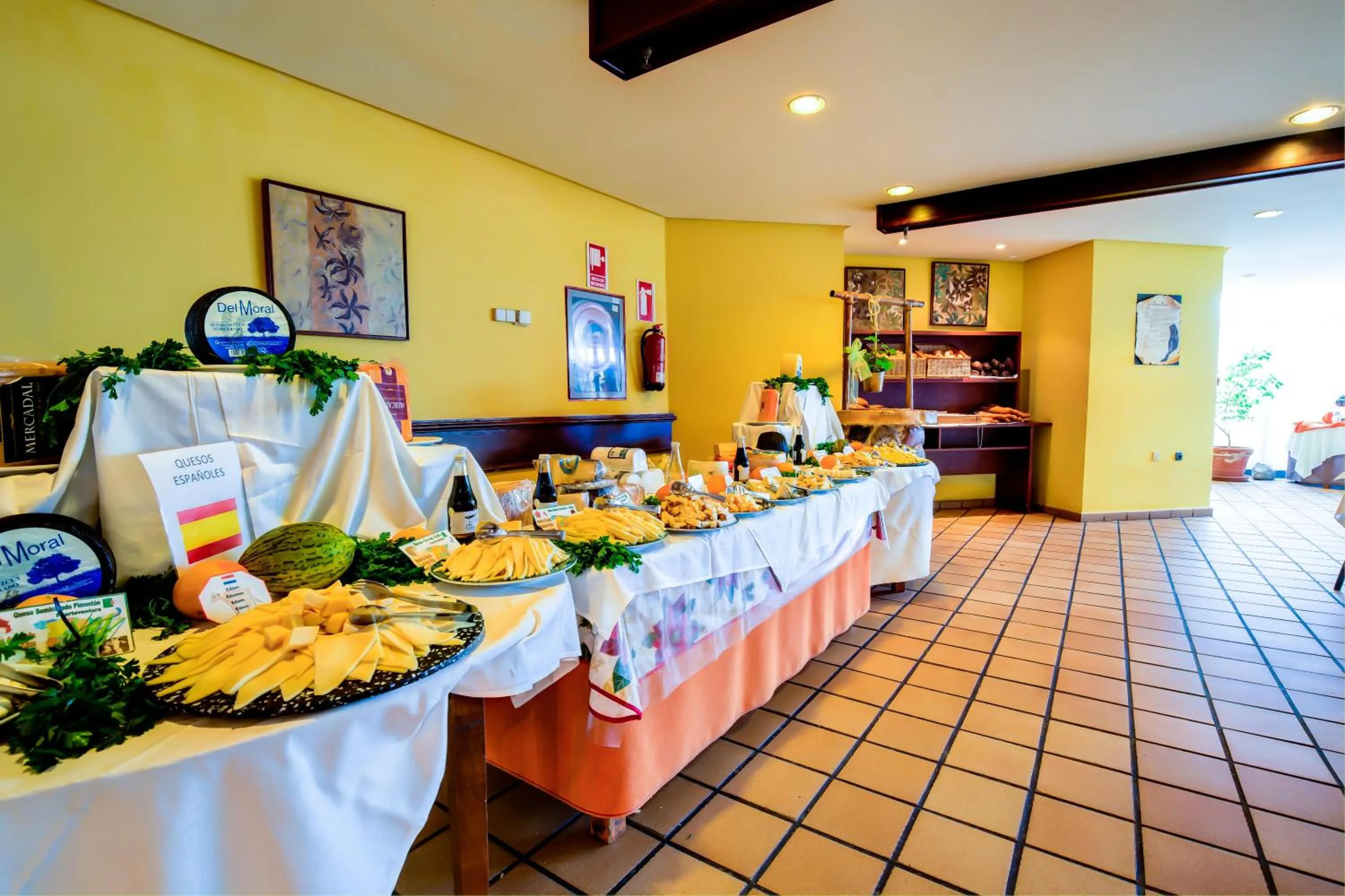 Restaurant/places to eat in SBH Club Paraiso Playa