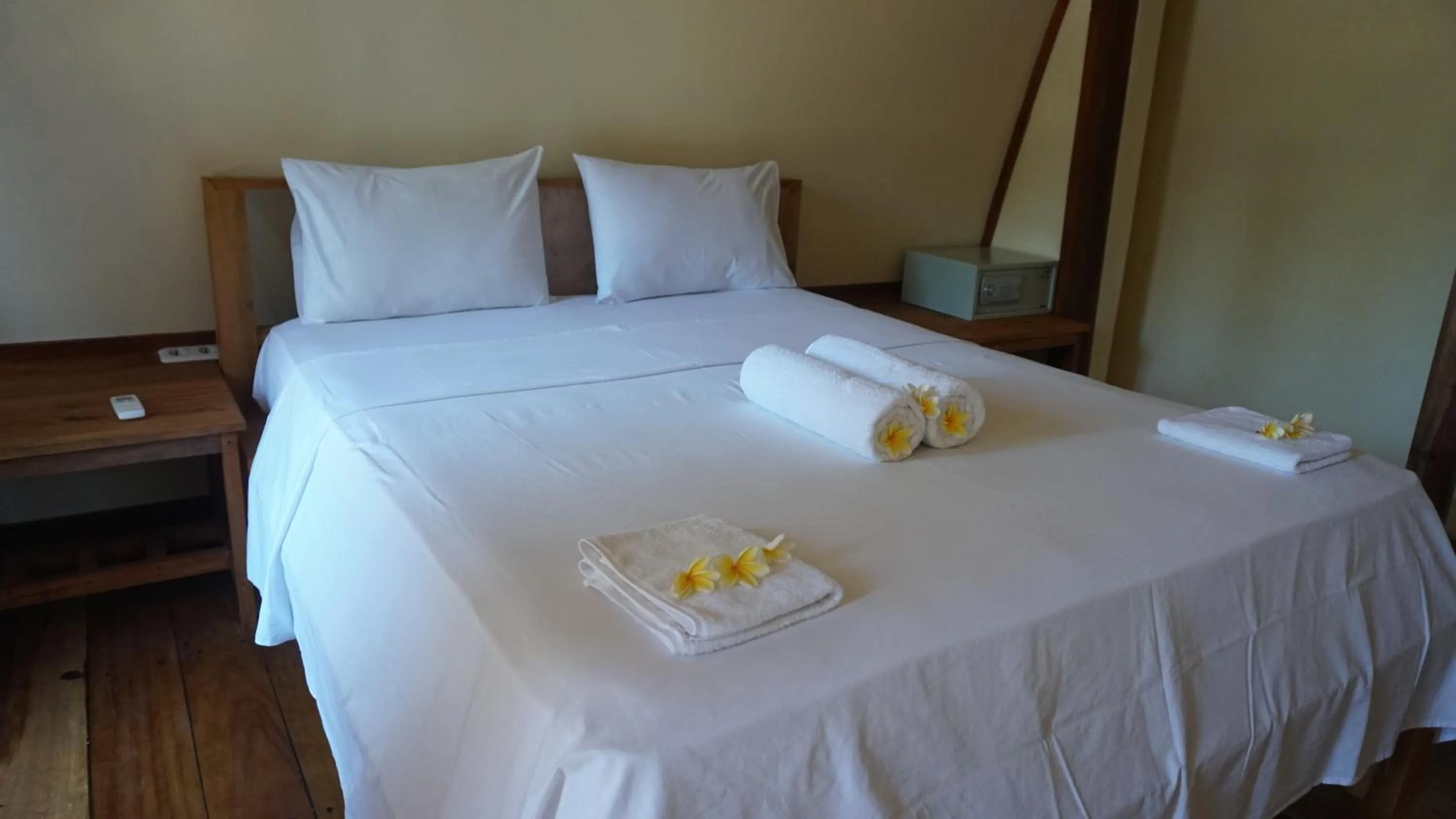 Bedroom, Bed in Island Beach Bungalow