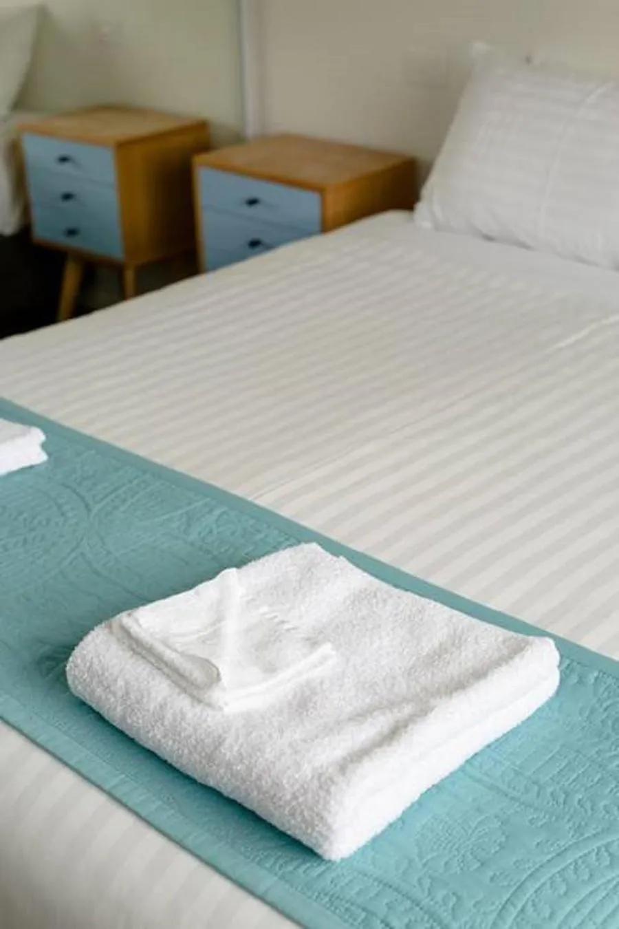 Bed in Kangaroo Bay Apartments