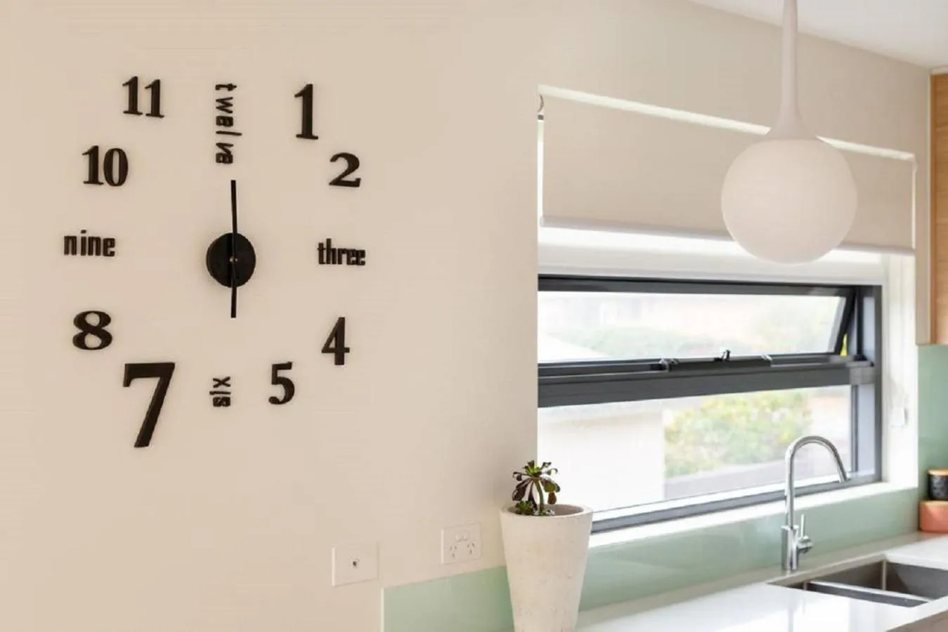 Kitchen or kitchenette in Kangaroo Bay Apartments