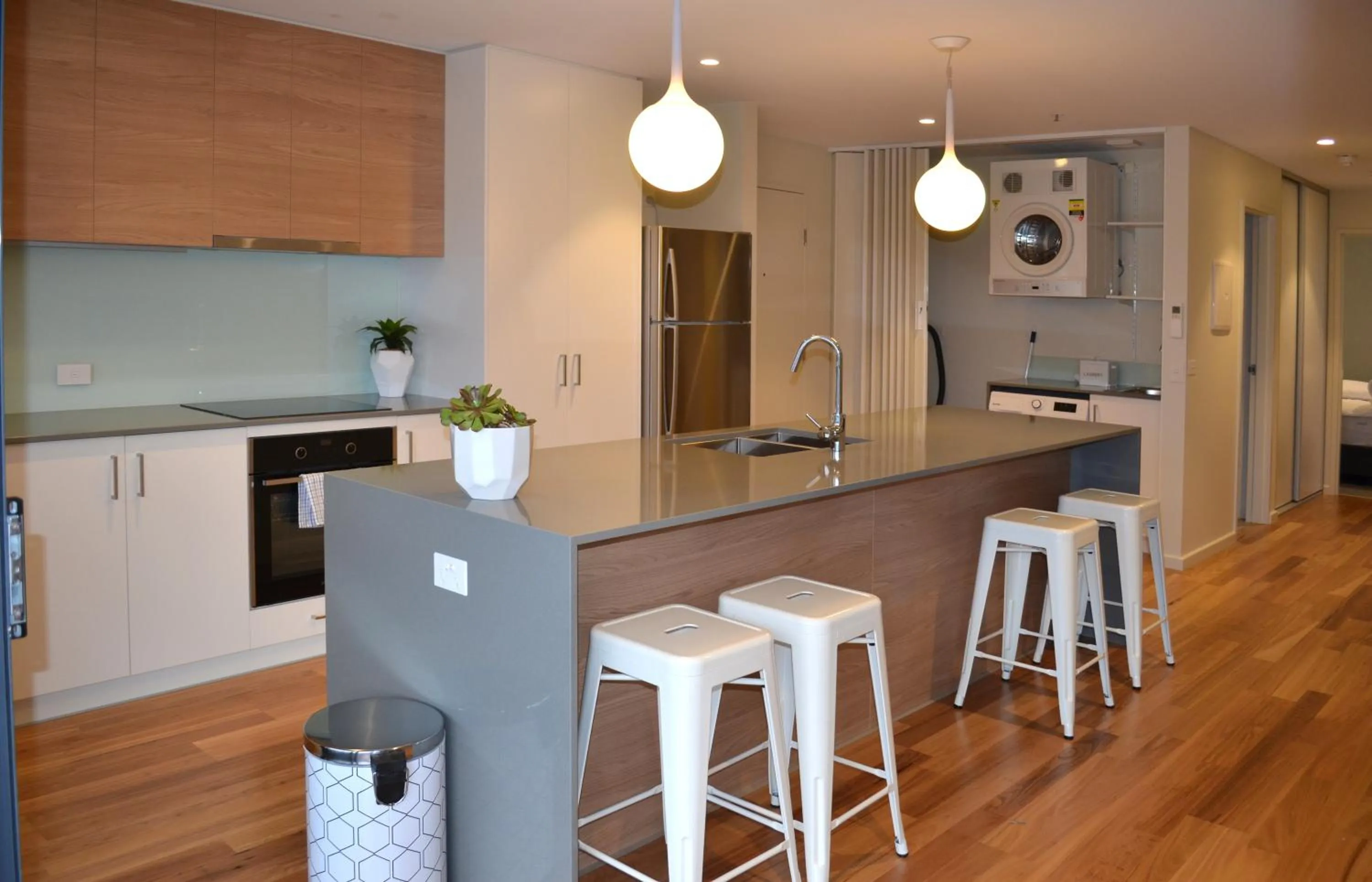 Kitchen or kitchenette in Kangaroo Bay Apartments