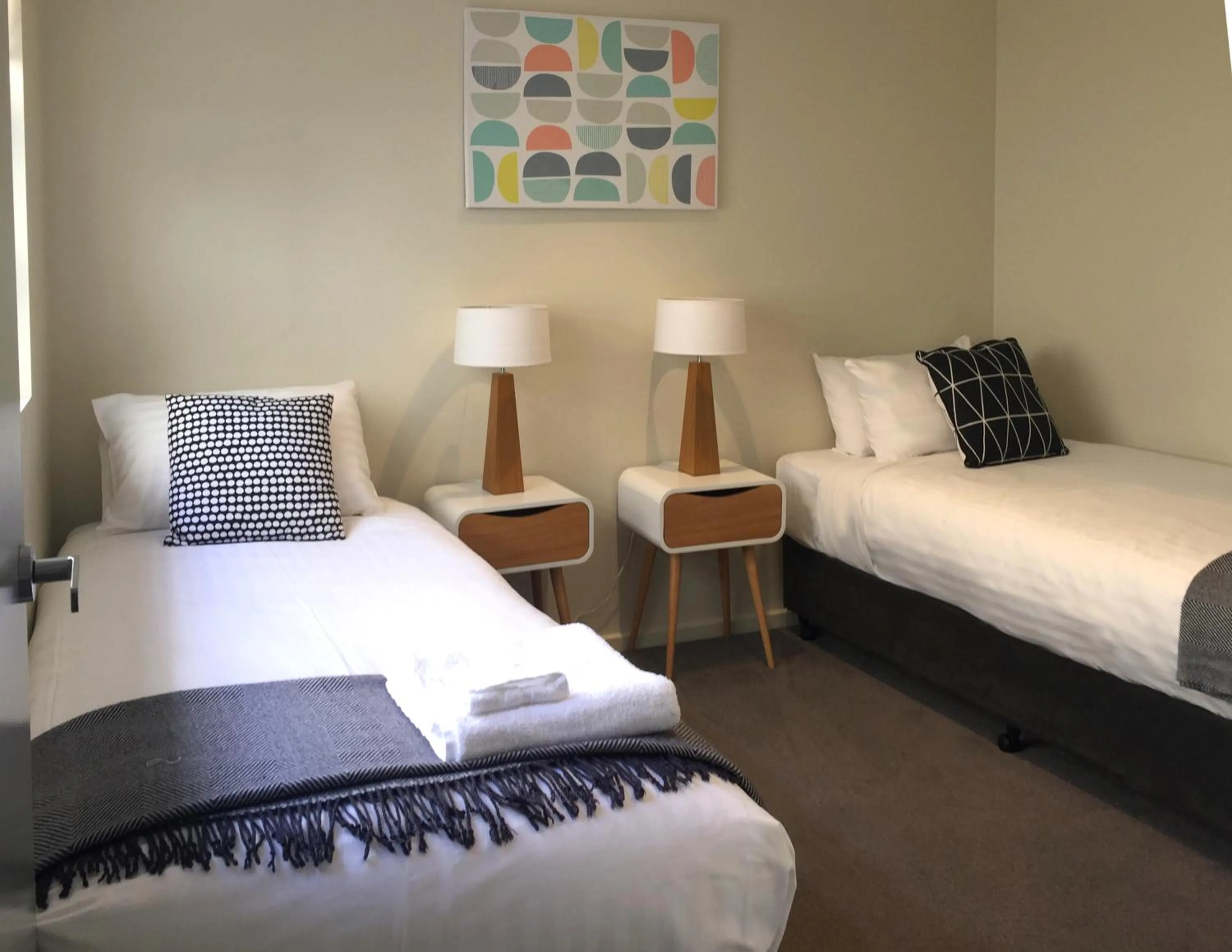 Bedroom, Bed in Kangaroo Bay Apartments