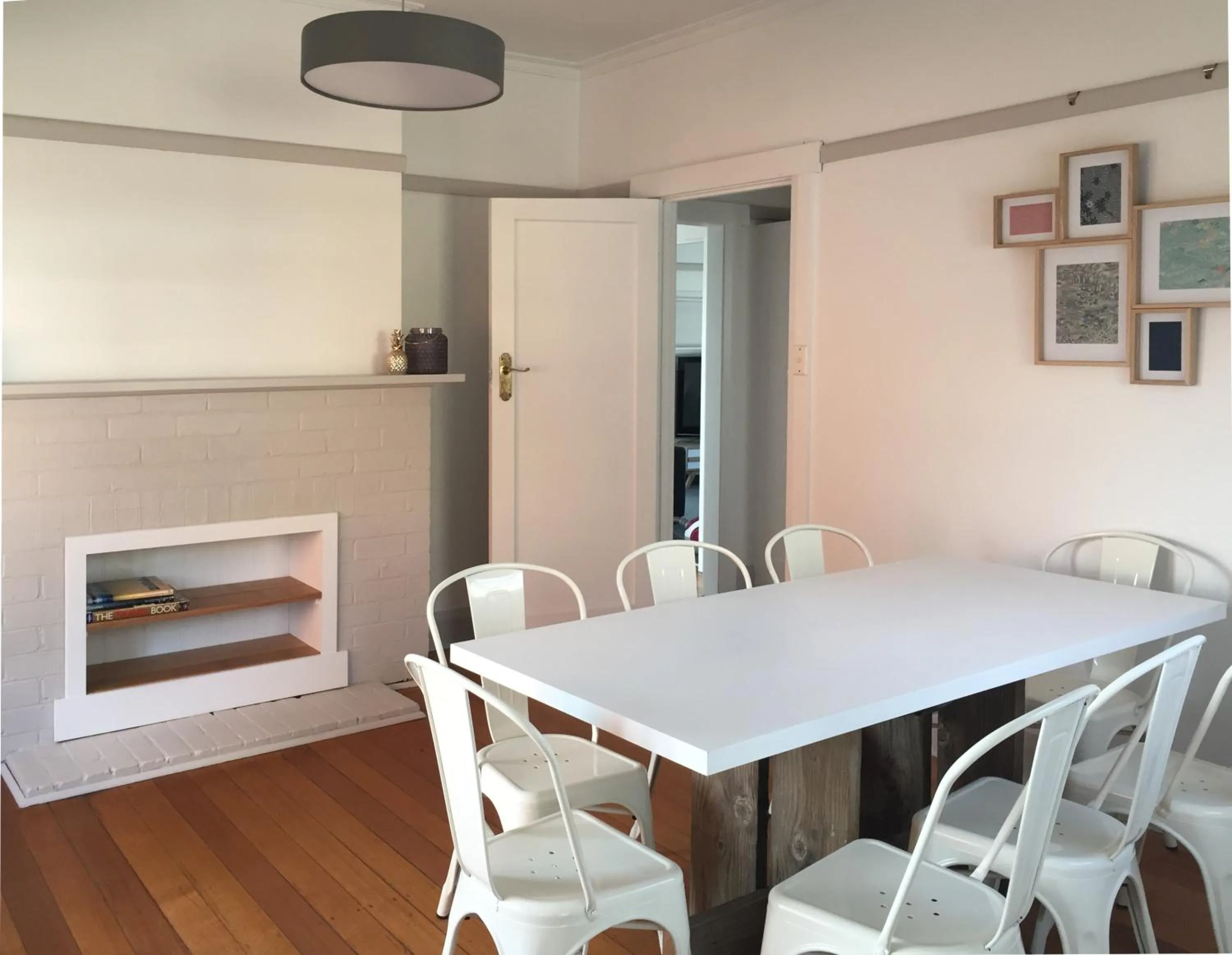 Dining area in Kangaroo Bay Apartments