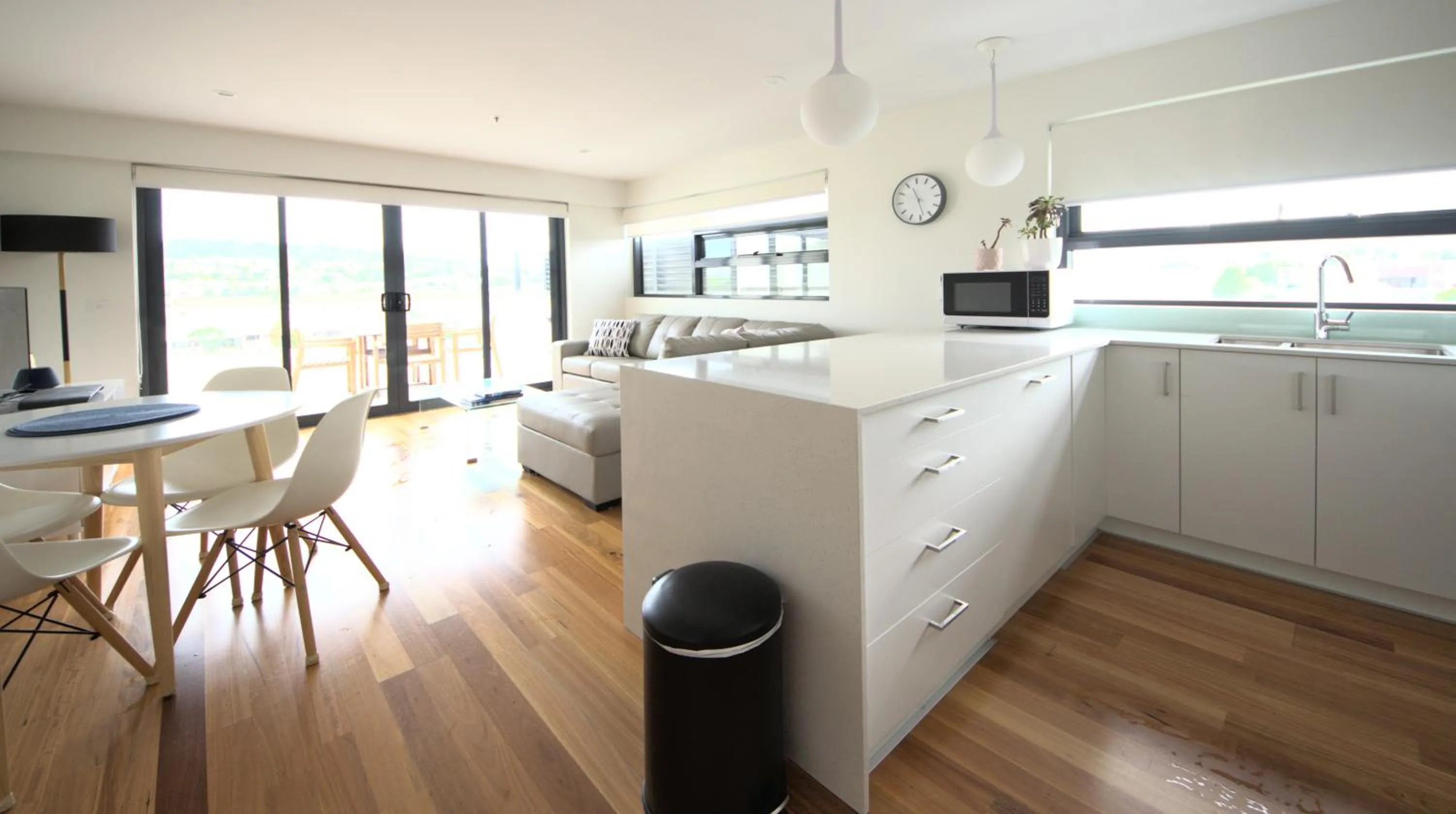 Kitchen or kitchenette in Kangaroo Bay Apartments