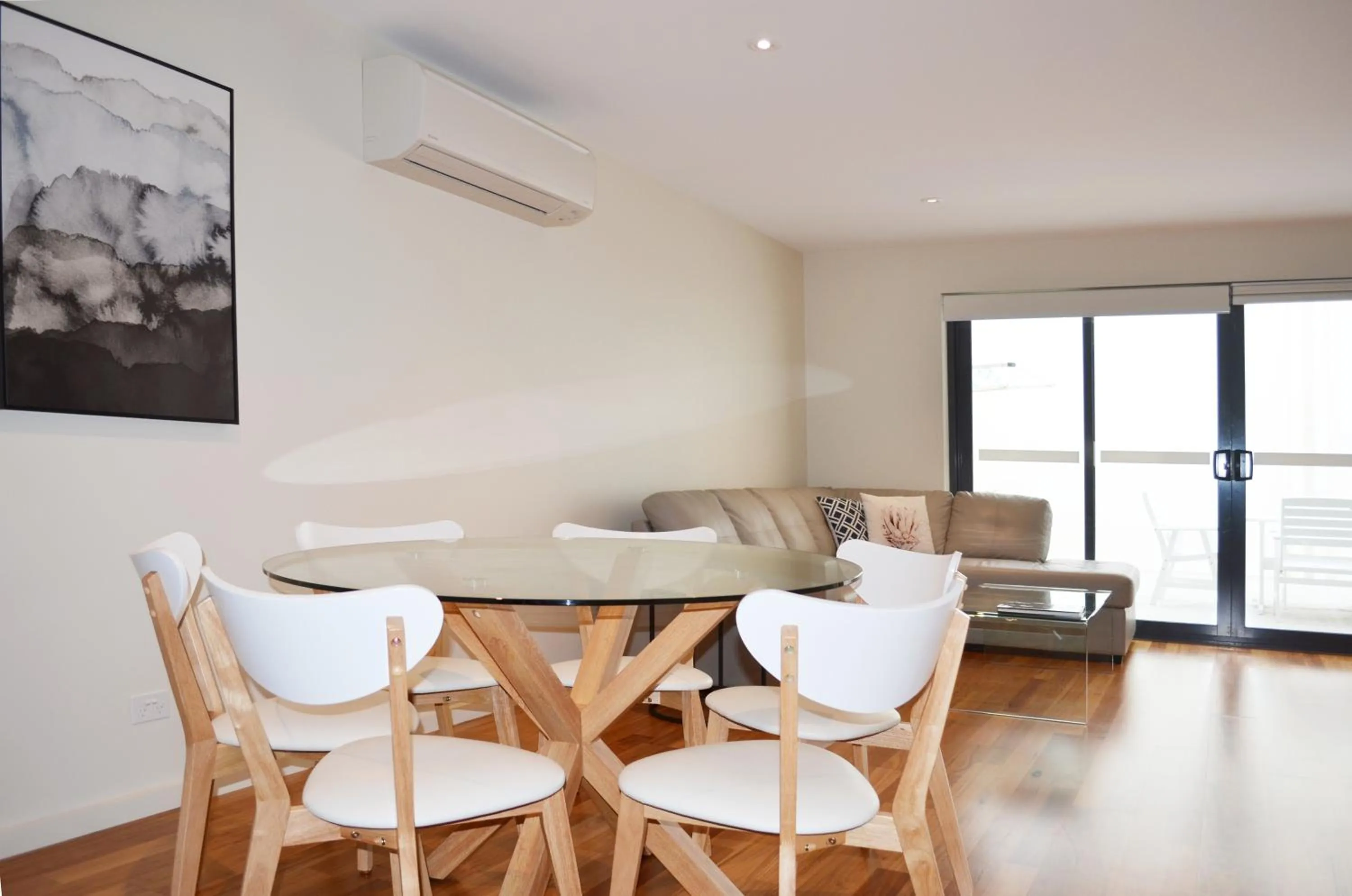 Living room in Kangaroo Bay Apartments