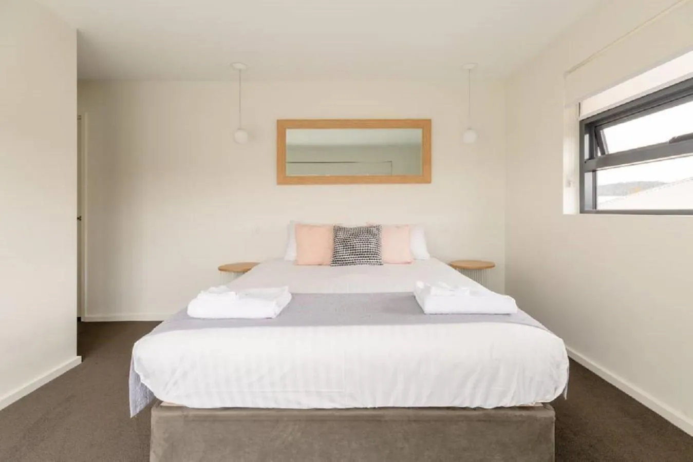 Bedroom, Bed in Kangaroo Bay Apartments