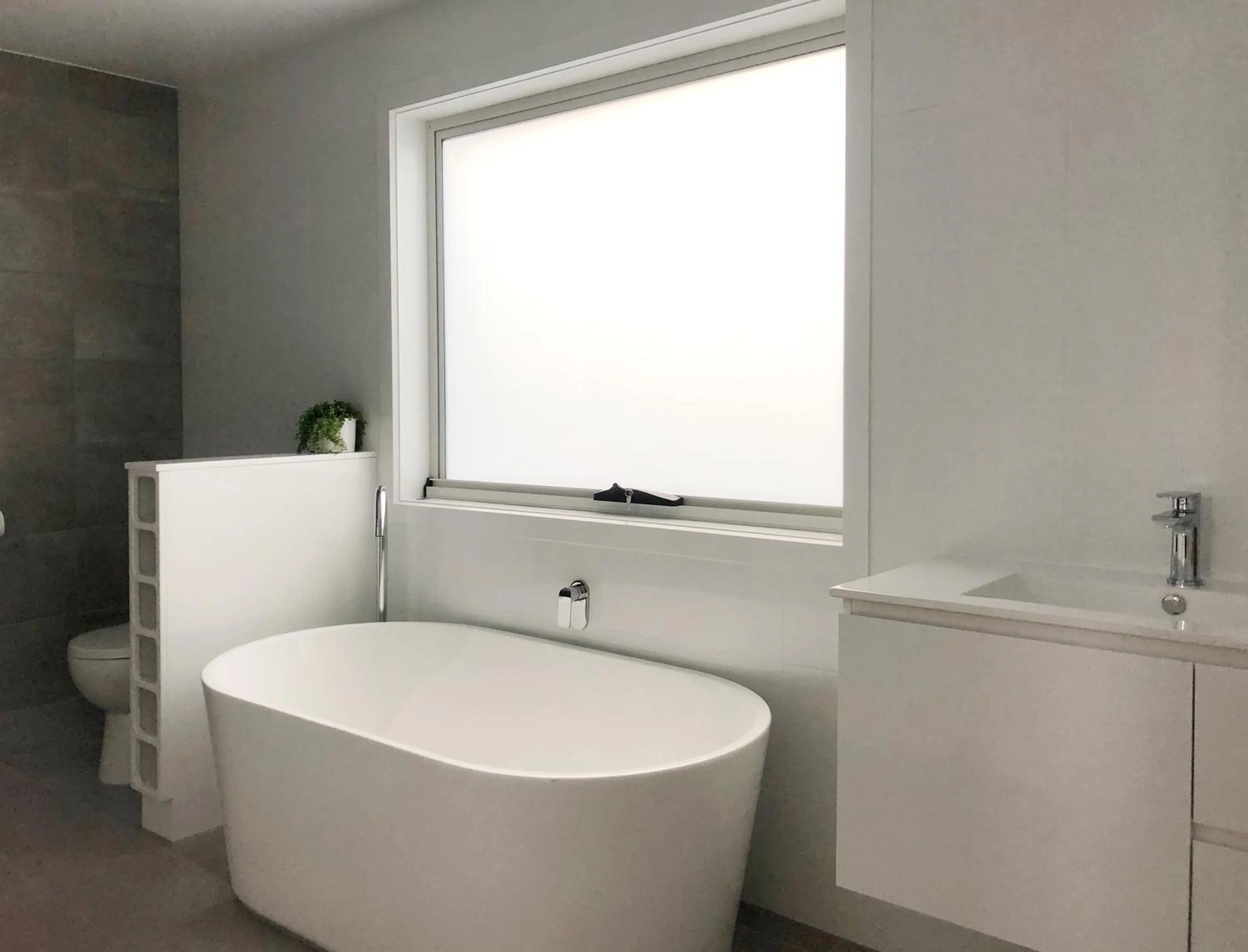 Bathroom in Kangaroo Bay Apartments