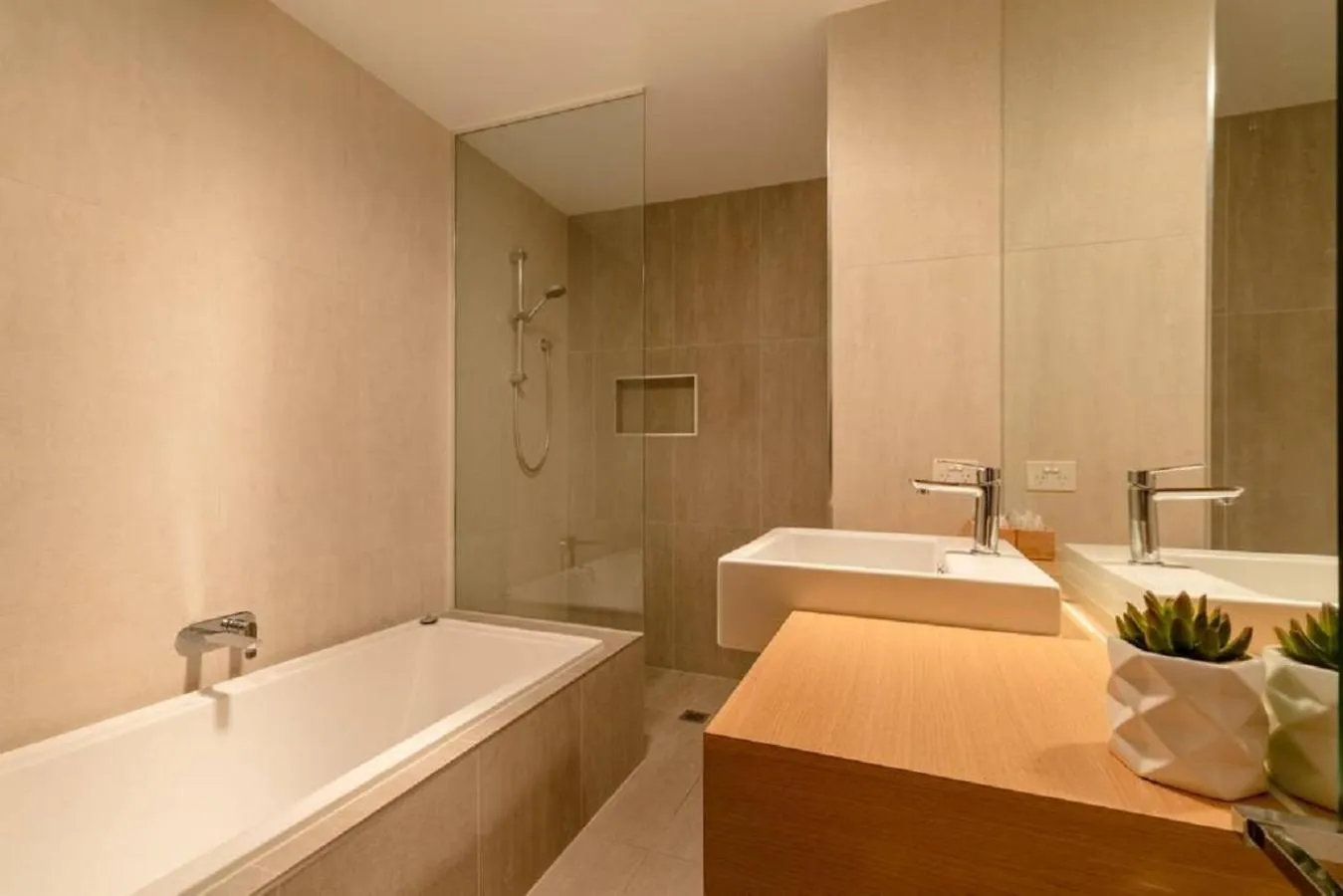 Shower in Kangaroo Bay Apartments