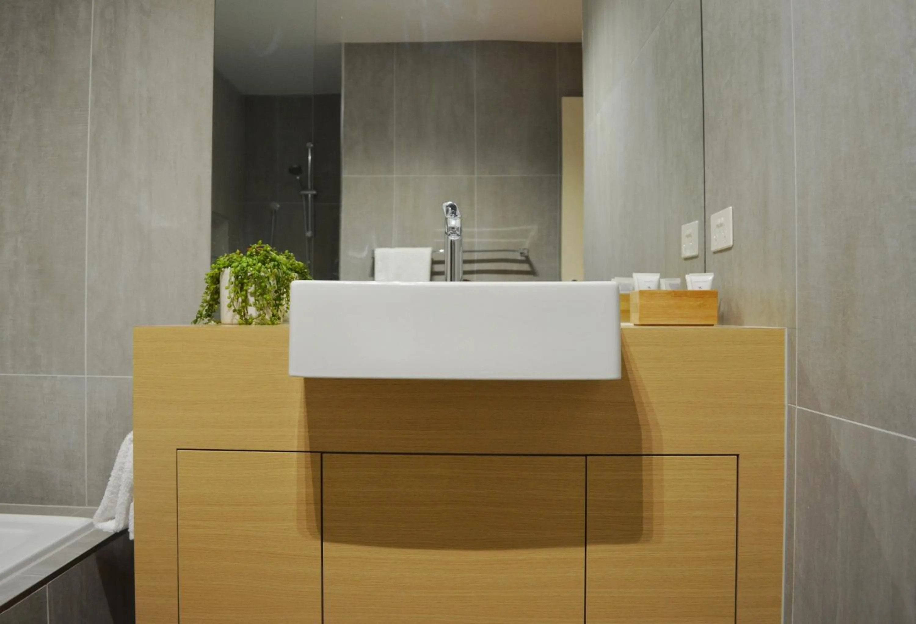 Bathroom in Kangaroo Bay Apartments