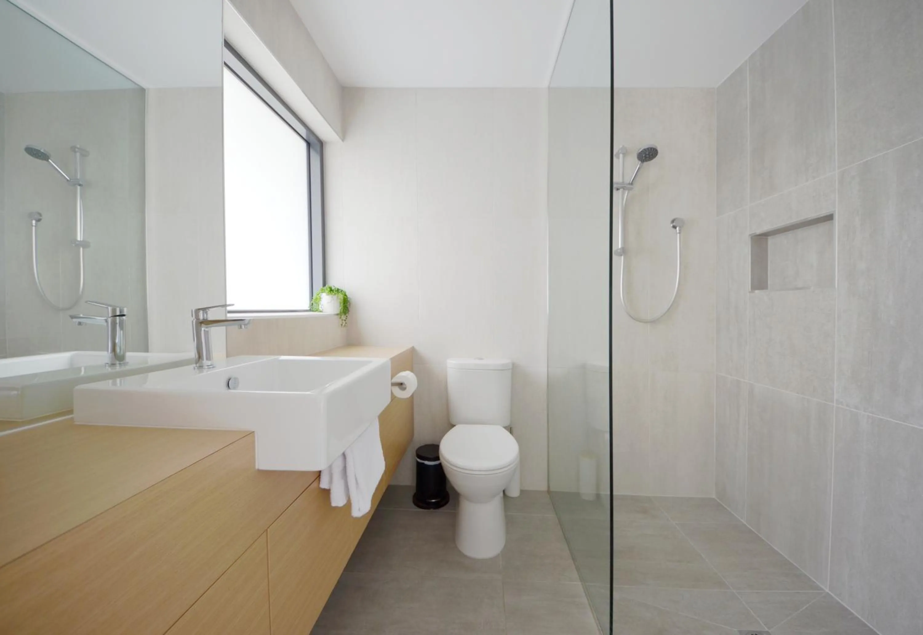 Bathroom in Kangaroo Bay Apartments
