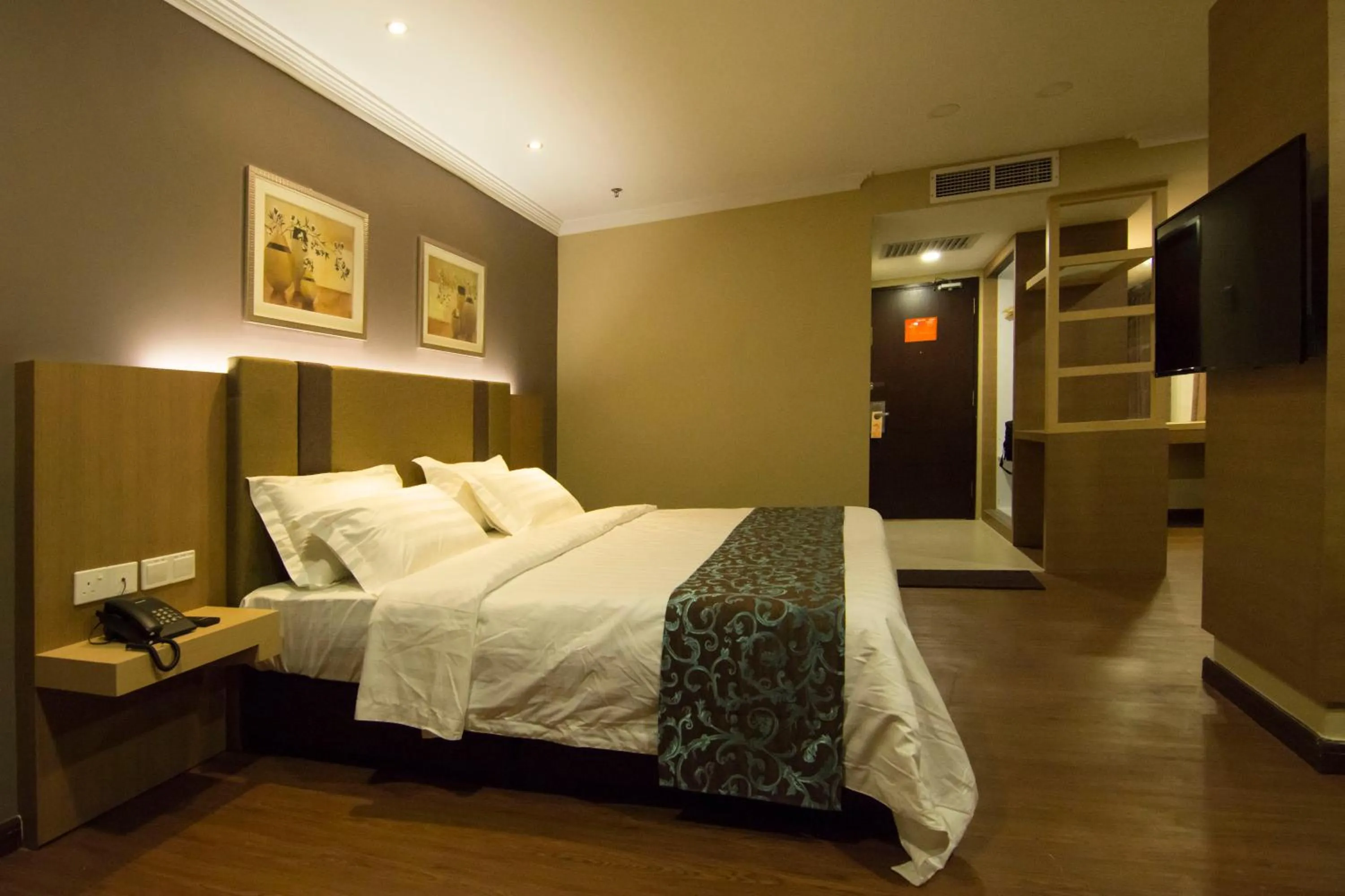 Photo of the whole room, Bed in Hotel Anika Kluang