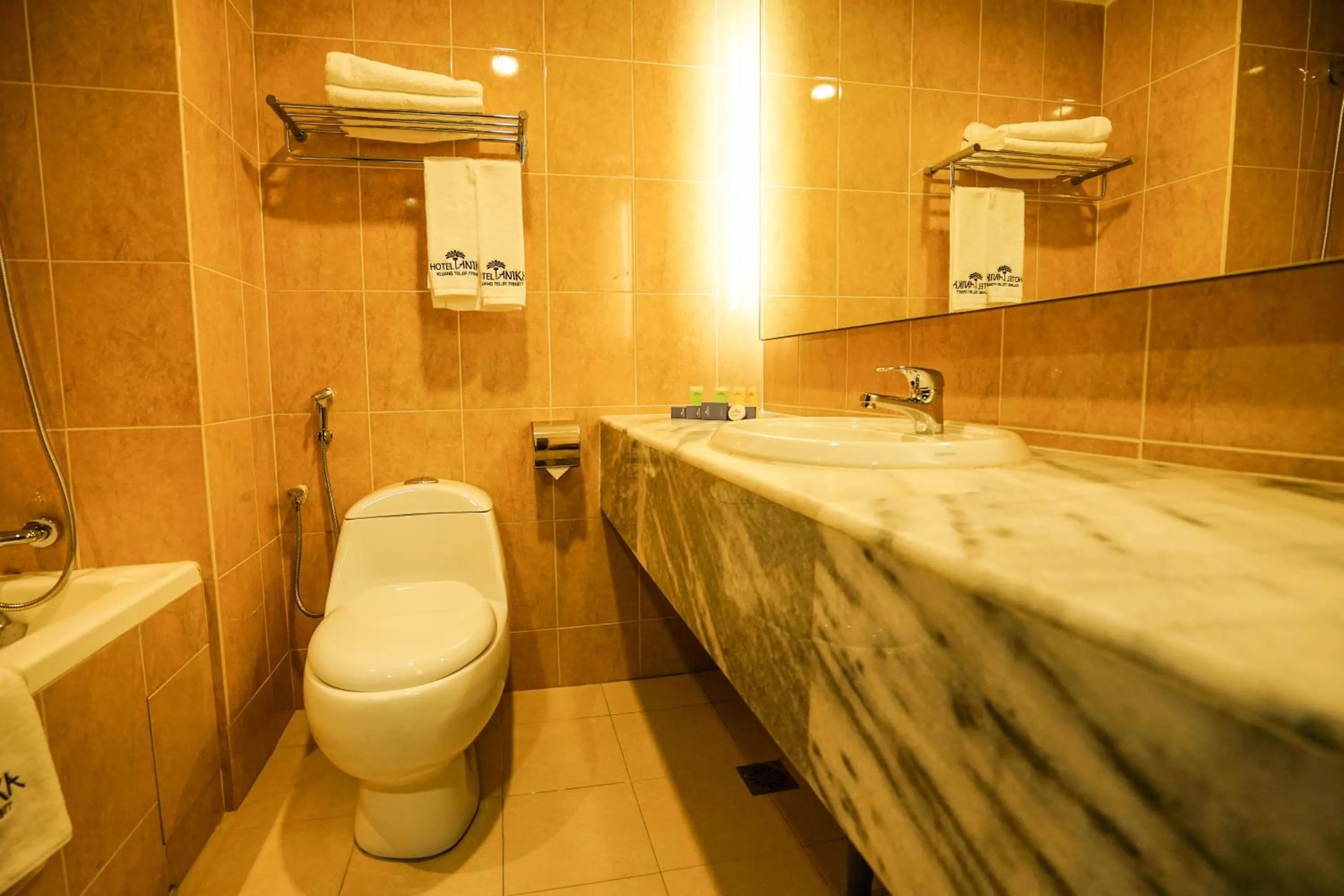 Bathroom in Hotel Anika Kluang