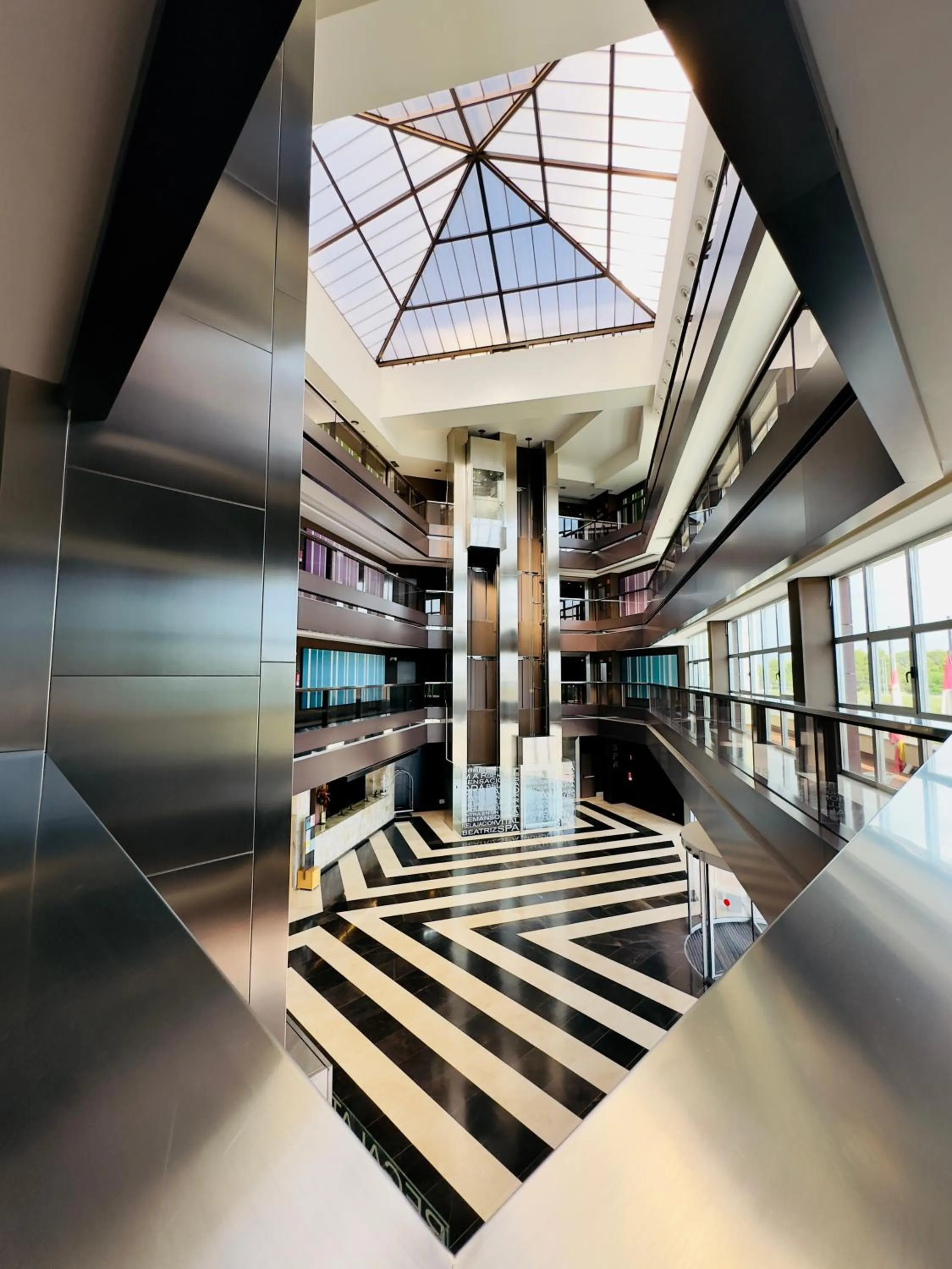 Lobby or reception in Hotel Palacio Albacete & SPA