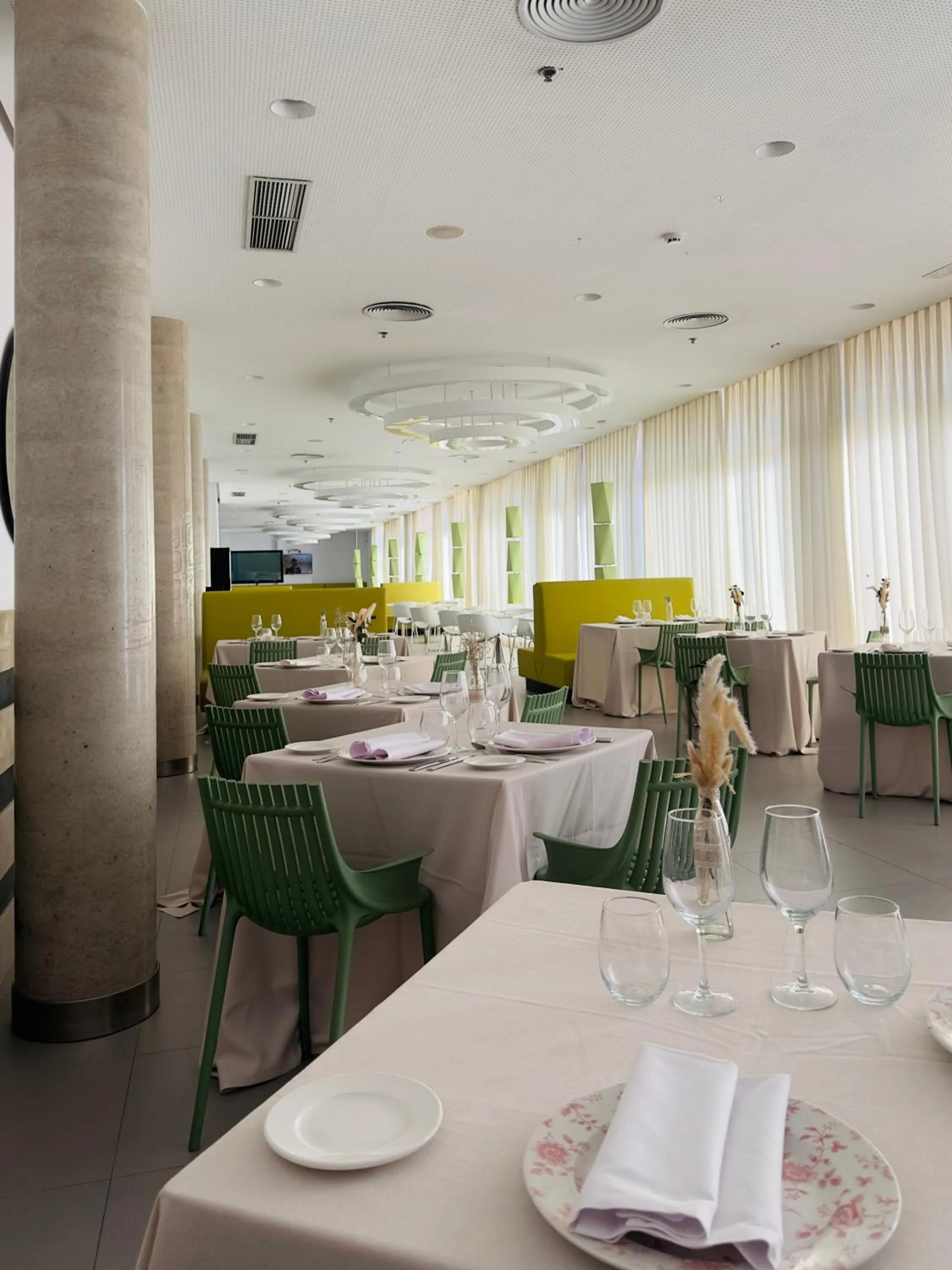 Restaurant/places to eat in Hotel Palacio Albacete & SPA