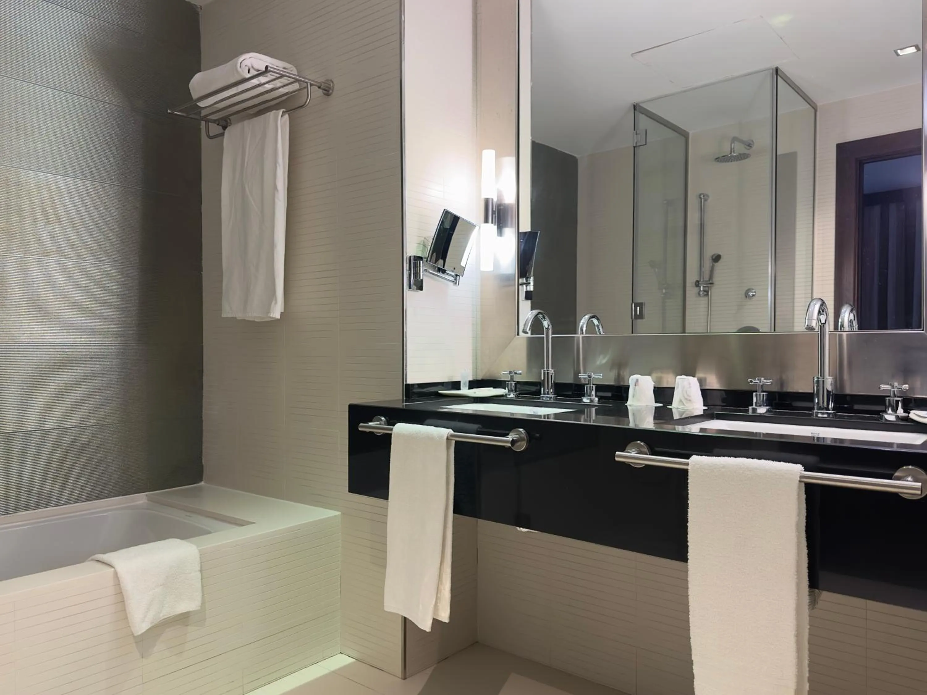 Shower in Hotel Palacio Albacete & SPA