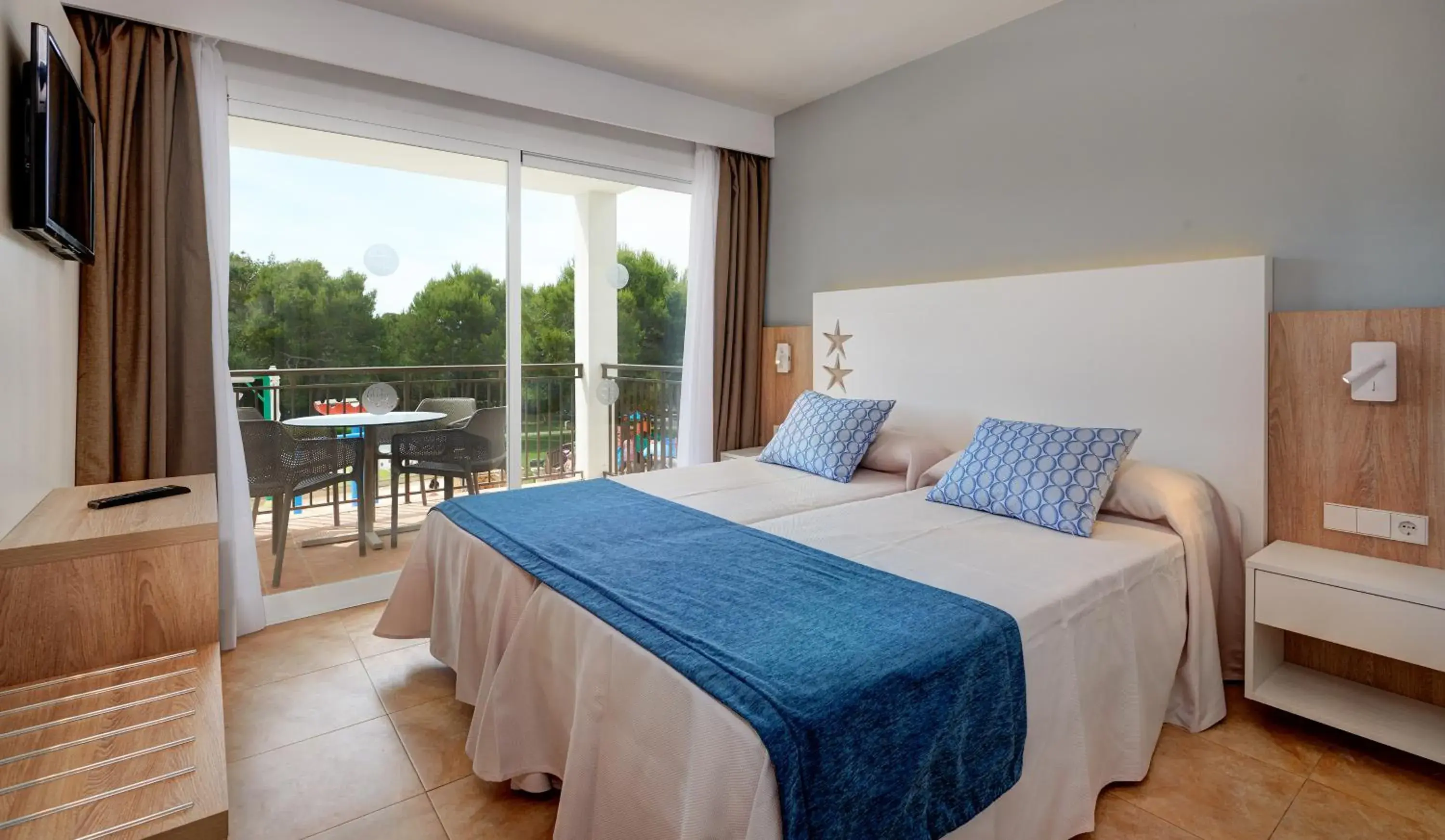 Superior Apartment (2 Adults + 1 Child) in Apartamentos Cala d'Or Playa Superior Apartment (2 Adults + 1 Child) in Apartamentos Cala d'Or Playa