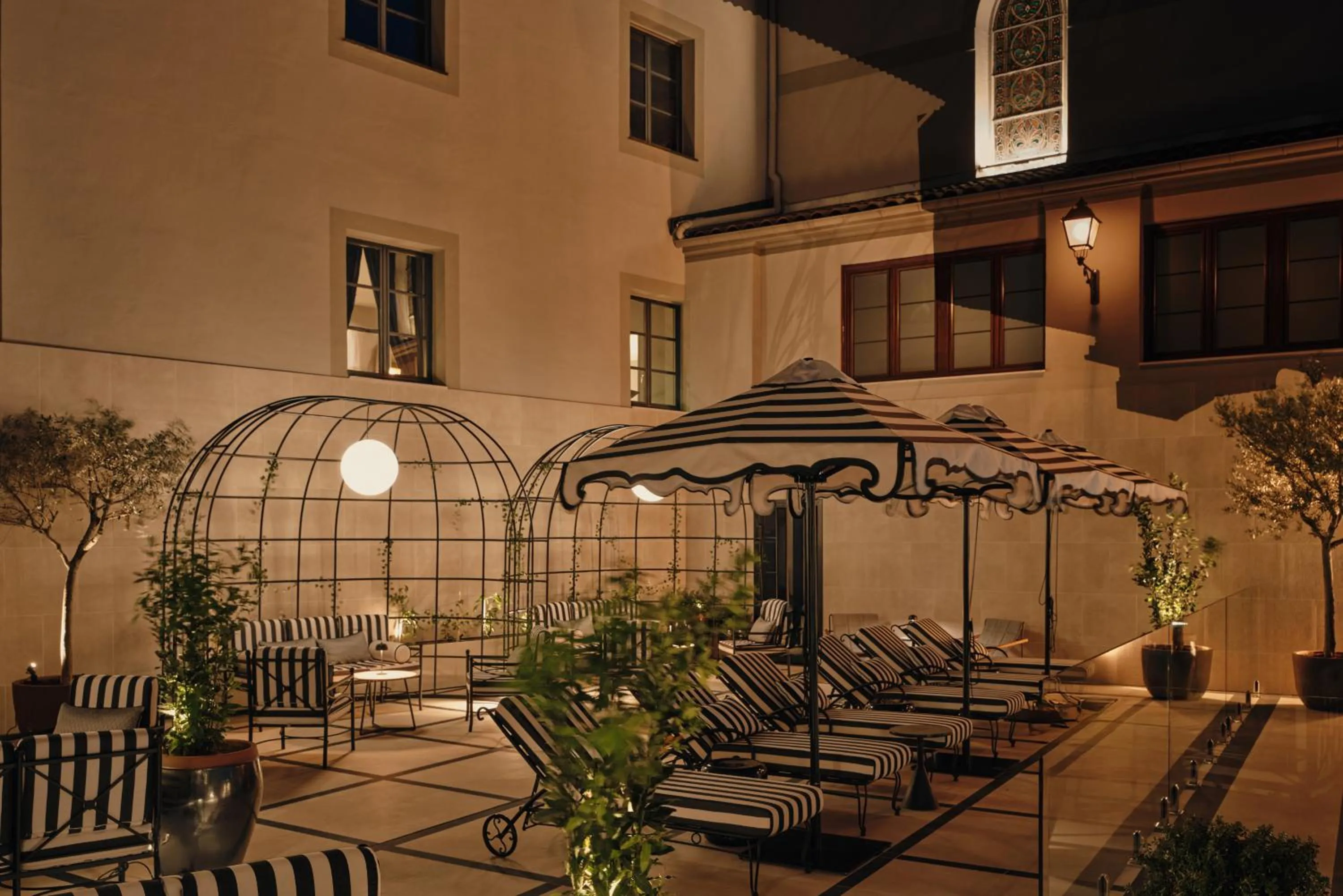 Patio in Pamplona Catedral Hotel