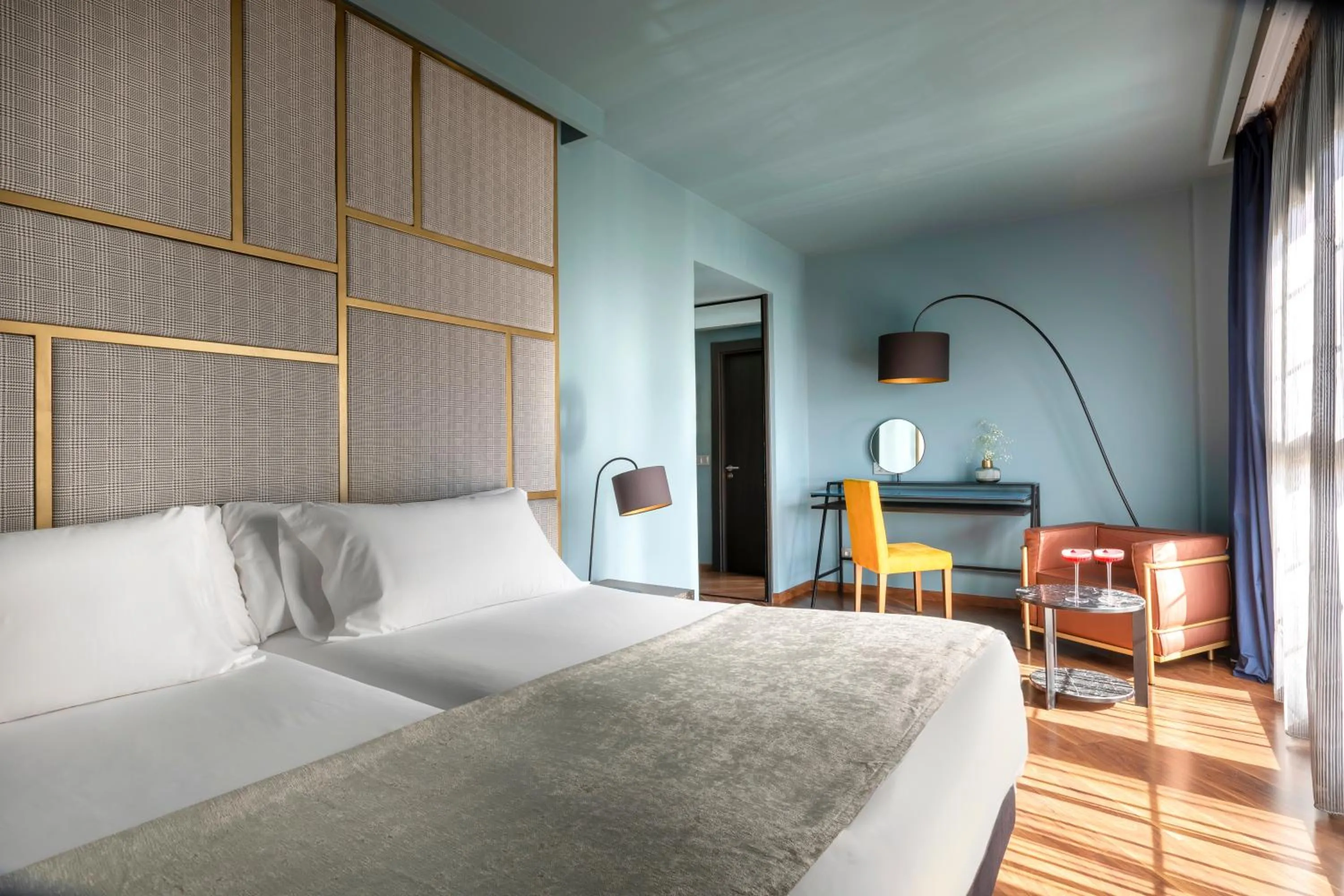 Photo of the whole room, Bed in Pamplona Catedral Hotel