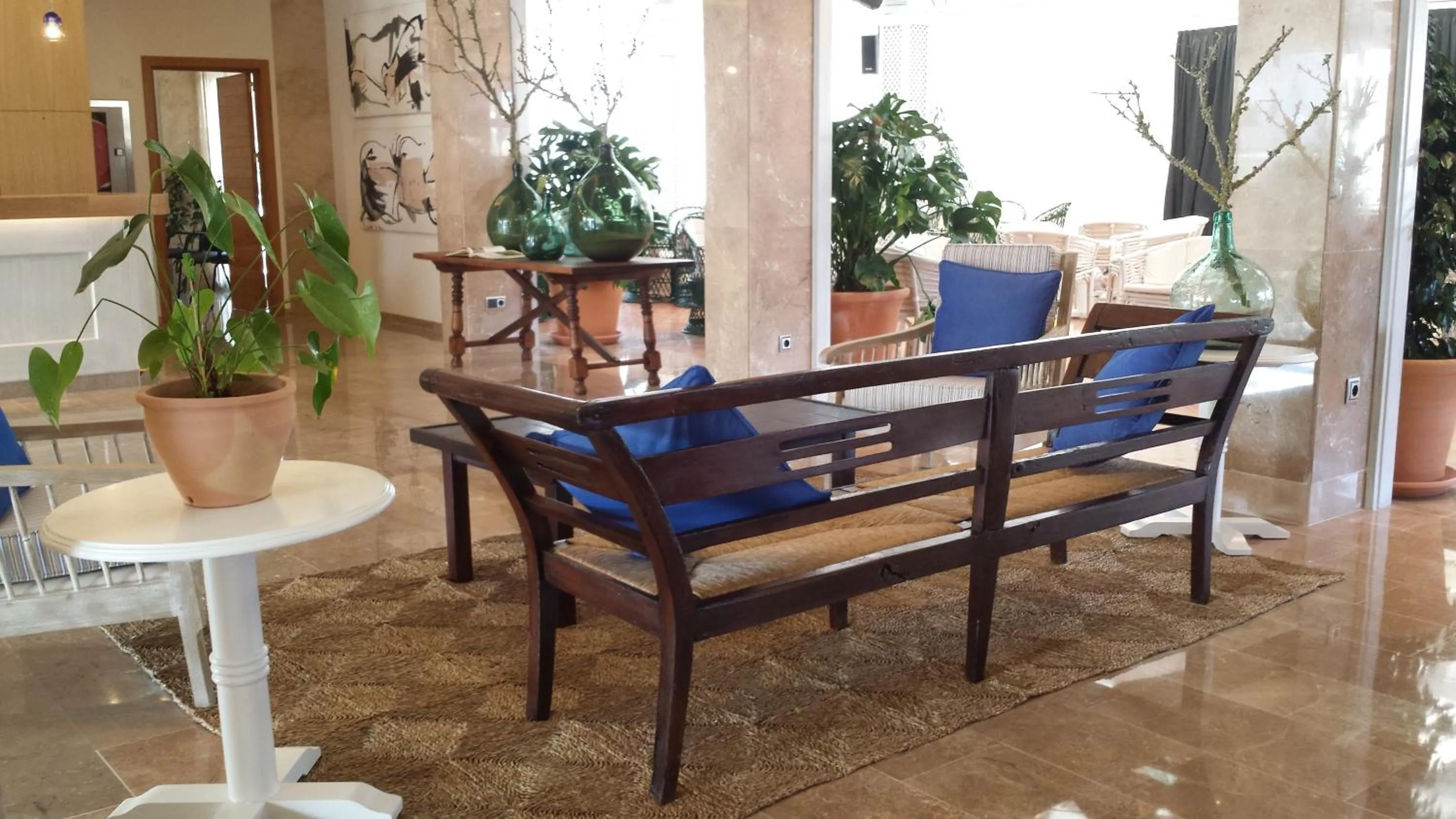 Lobby or reception in Puerto Azul Suite Hotel