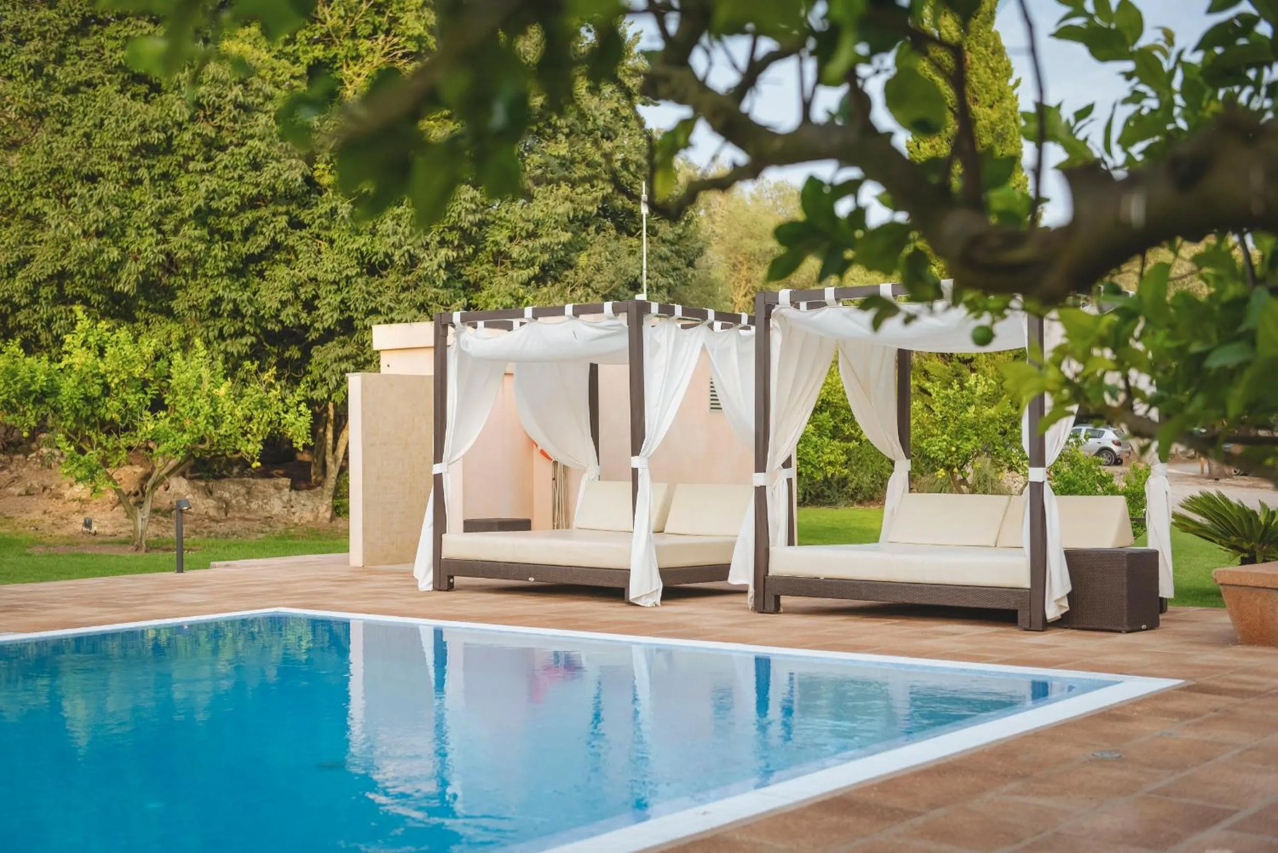 Swimming pool in Finca Son Roig by Valentin