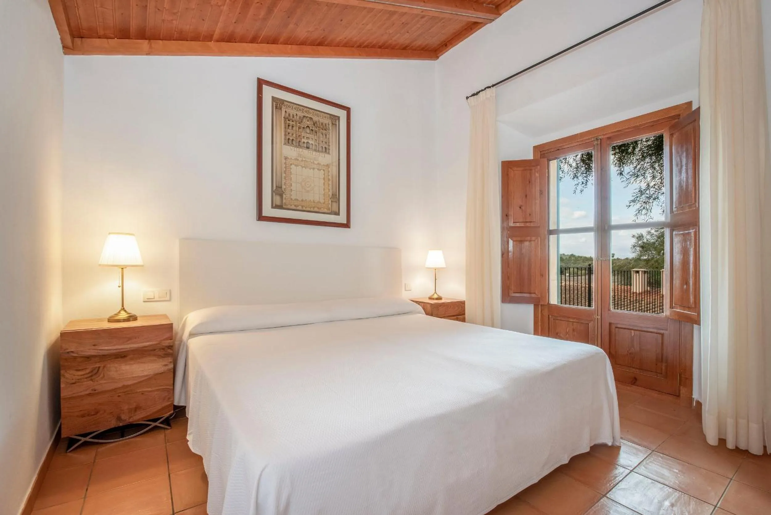 Photo of the whole room, Bed in Finca Son Roig by Valentin