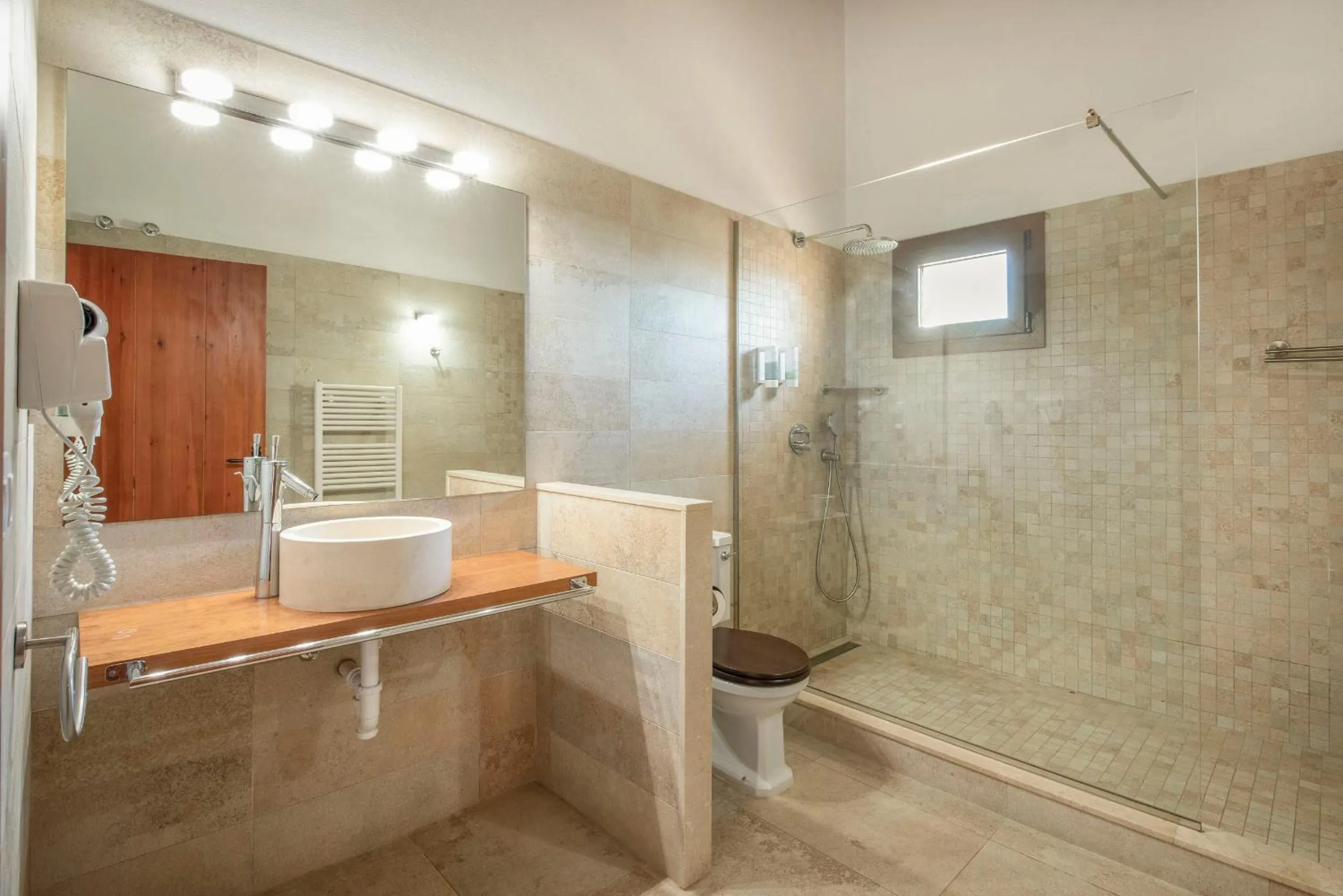 Bathroom in Finca Son Roig by Valentin