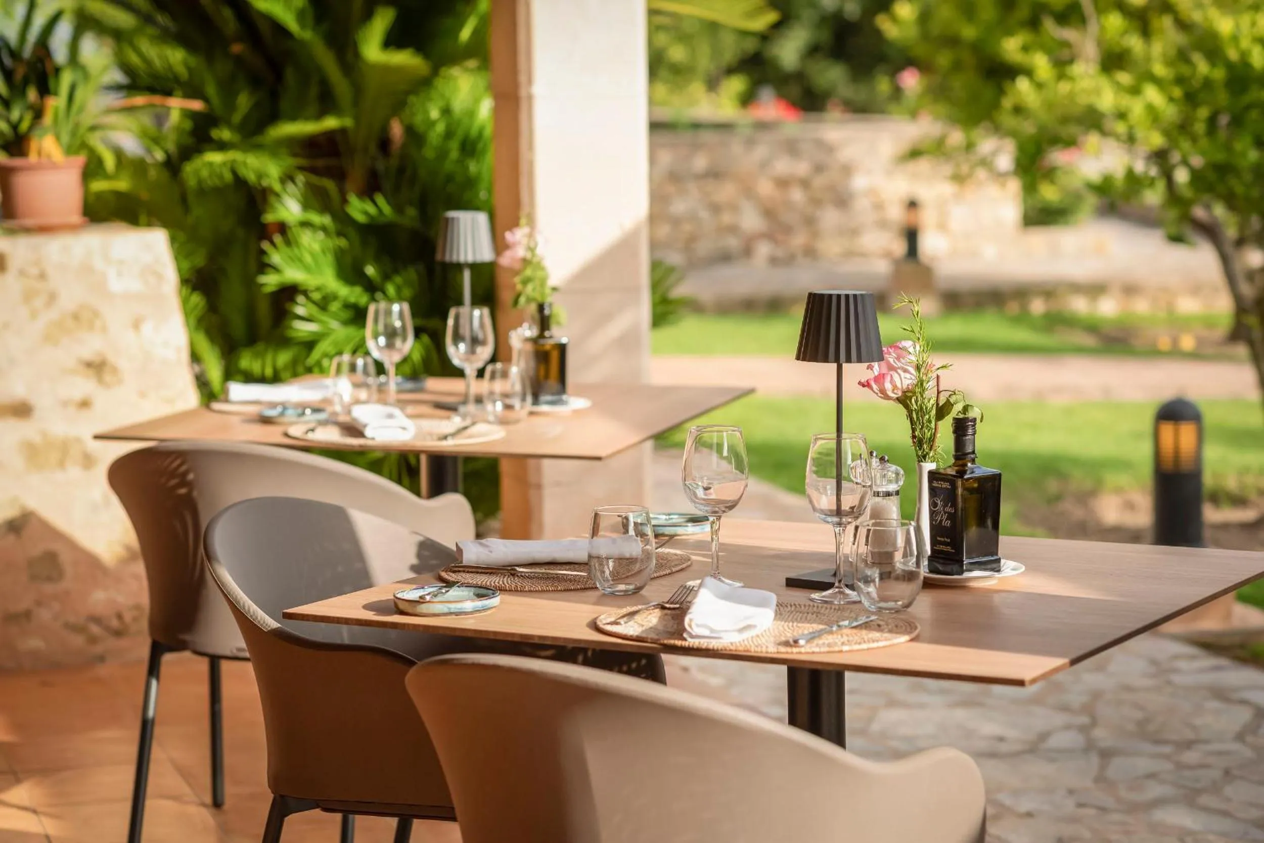 Restaurant/places to eat in Finca Son Roig by Valentin