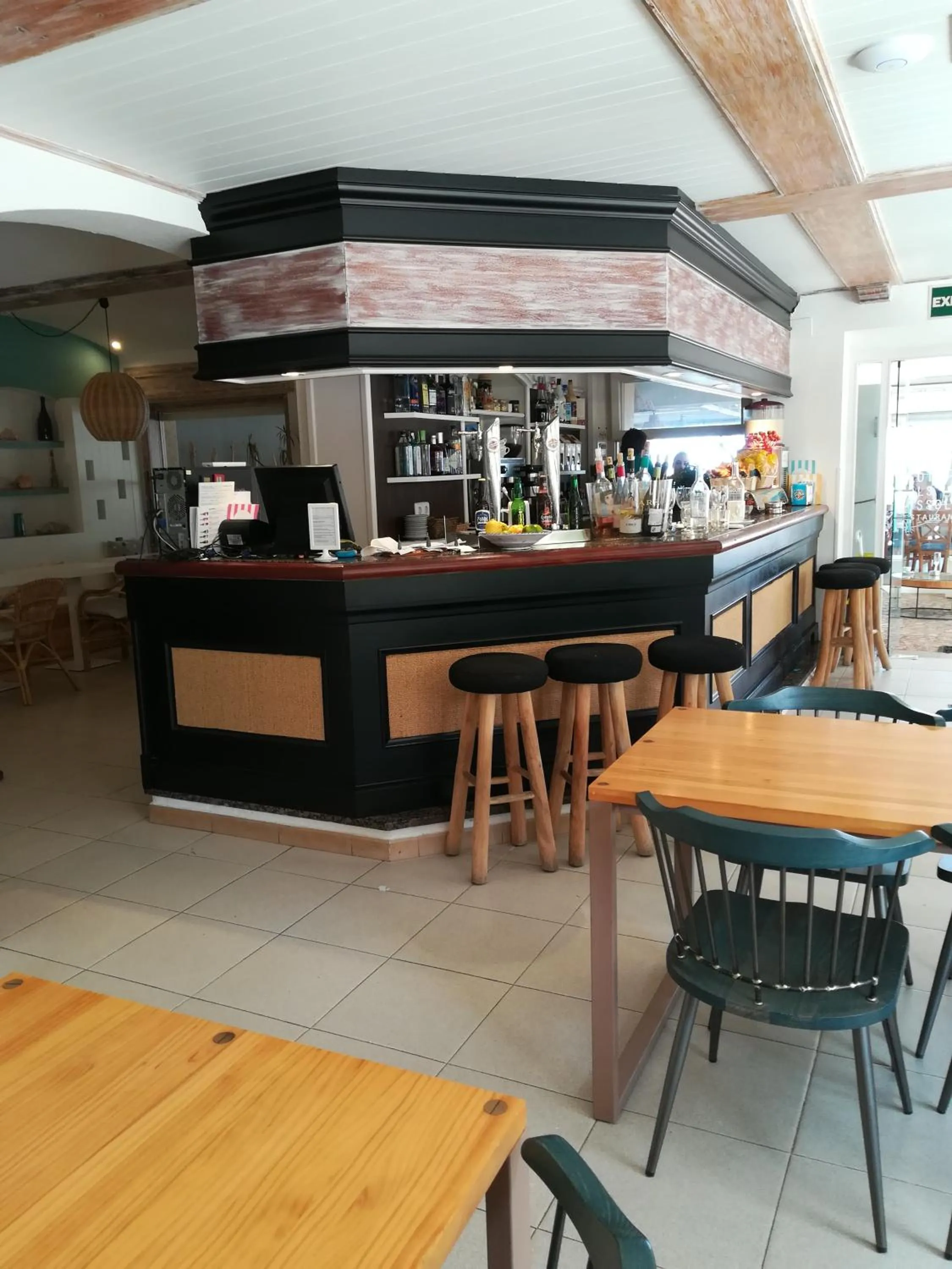 Lounge or bar in Hotel Tamariu