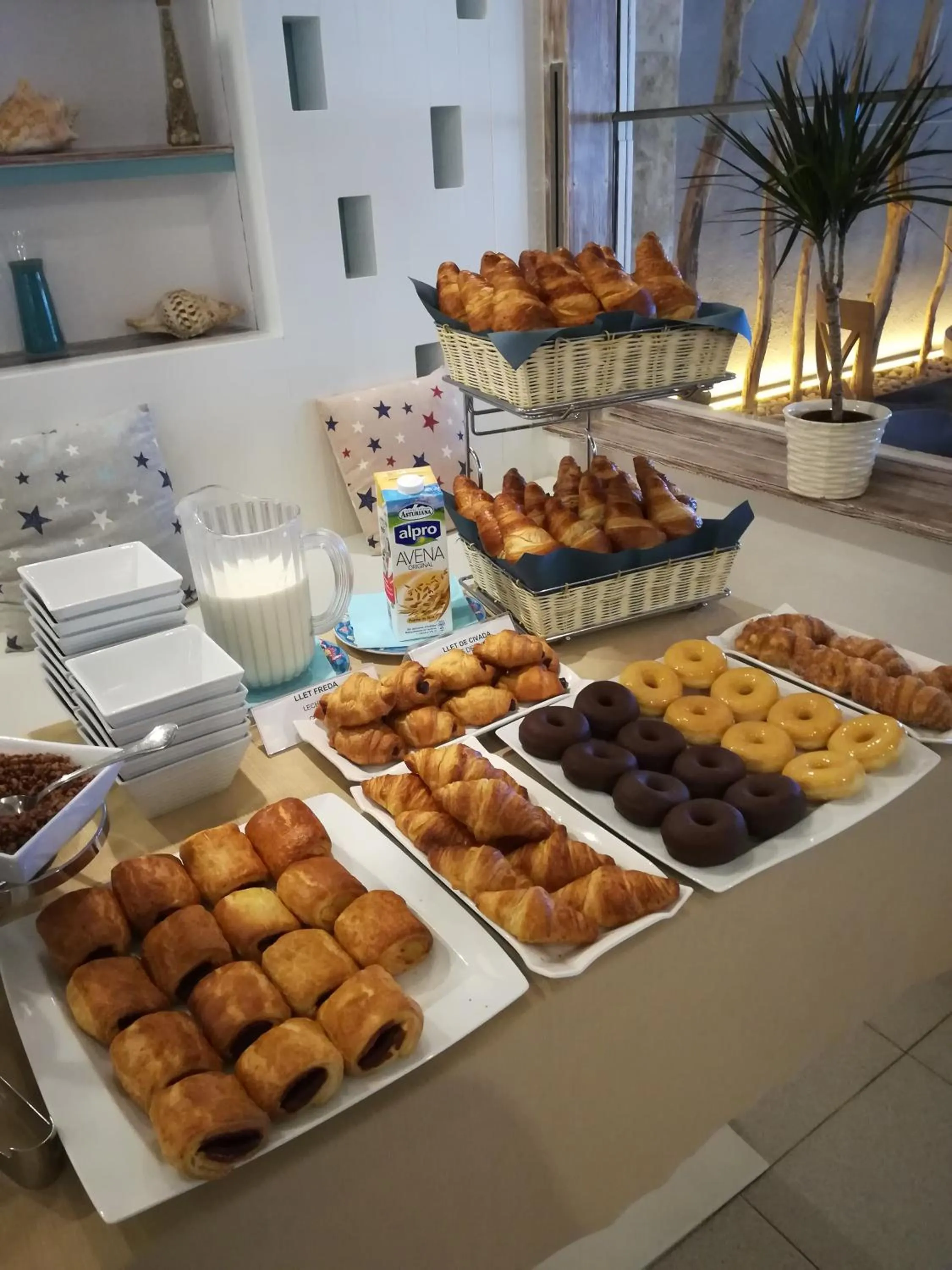 Breakfast in Hotel Tamariu