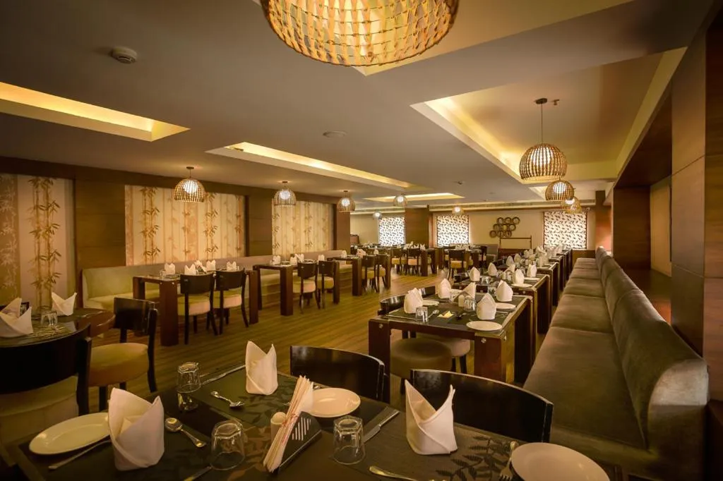 Restaurant/places to eat in KGA Elite Continental Hotel