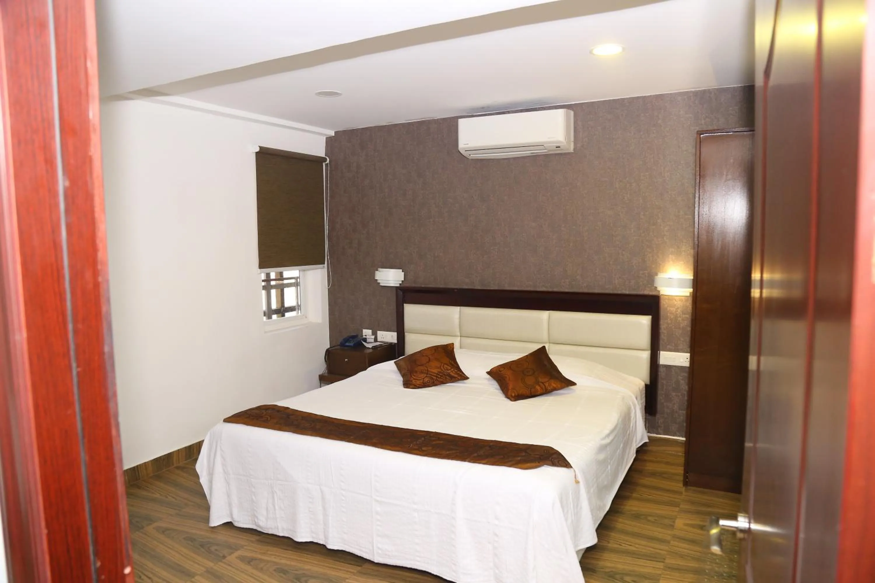 Bed in KGA Elite Continental Hotel