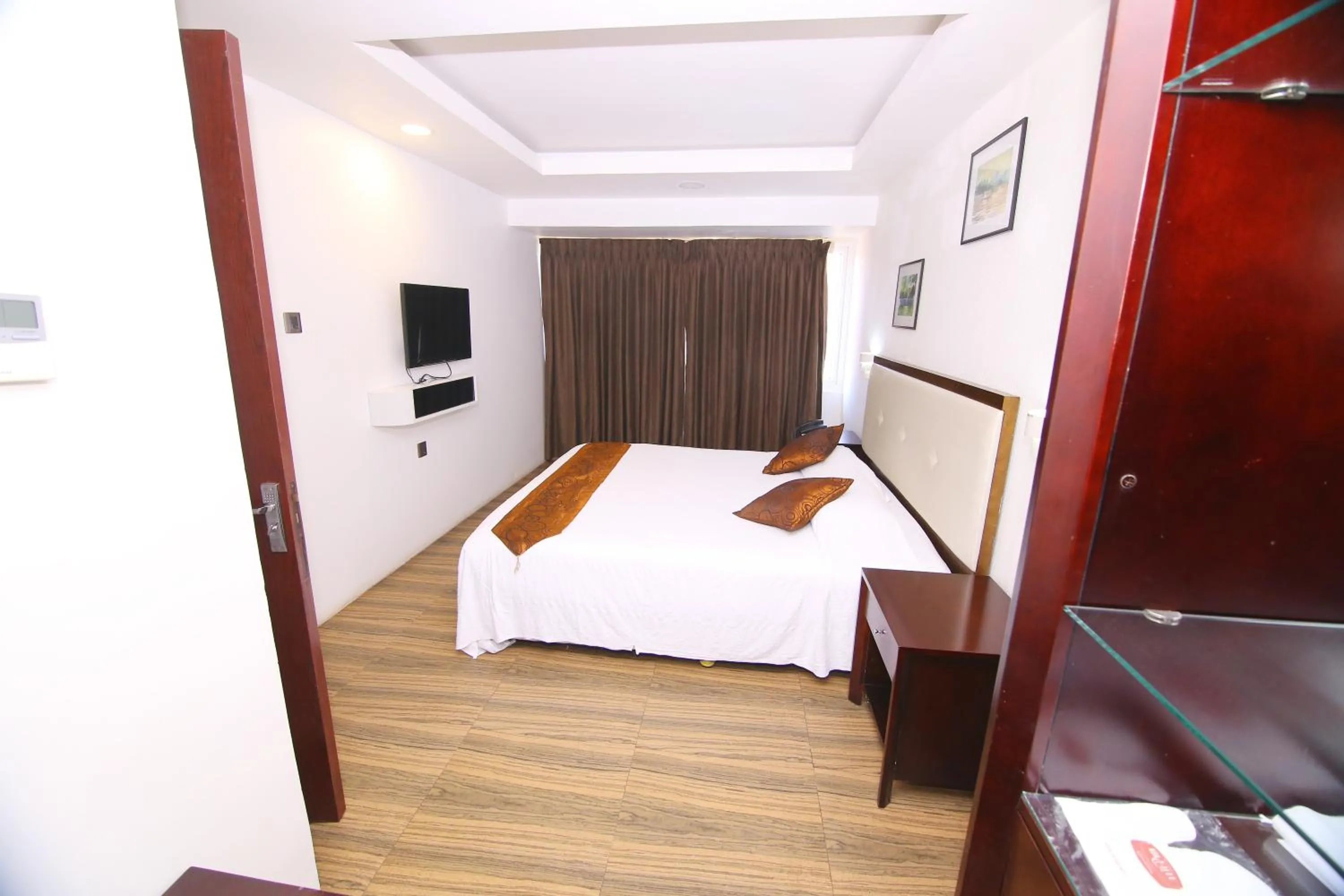 Bedroom, Bed in KGA Elite Continental Hotel