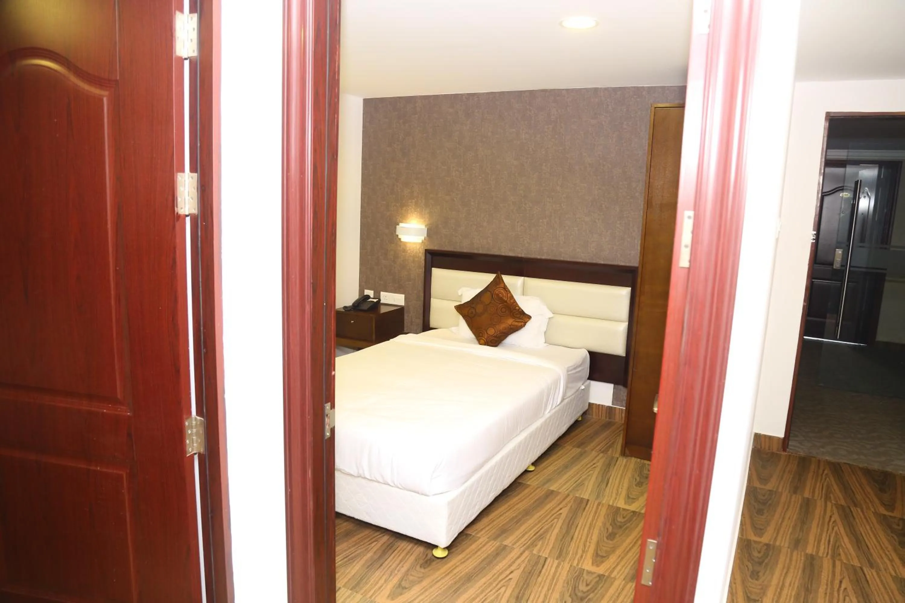 Bedroom, Bed in KGA Elite Continental Hotel