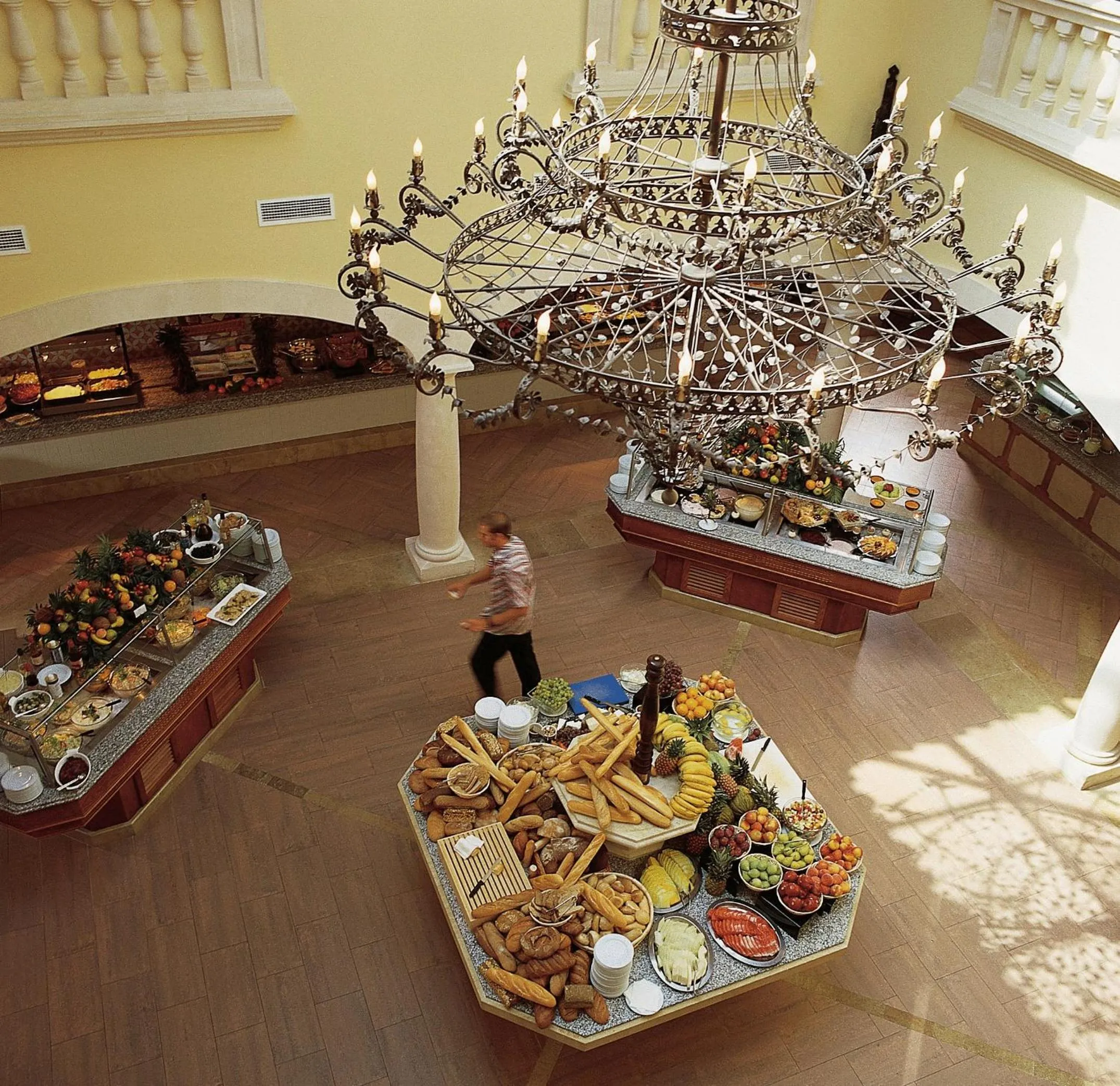 Restaurant/places to eat in ROBINSON Cala Serena