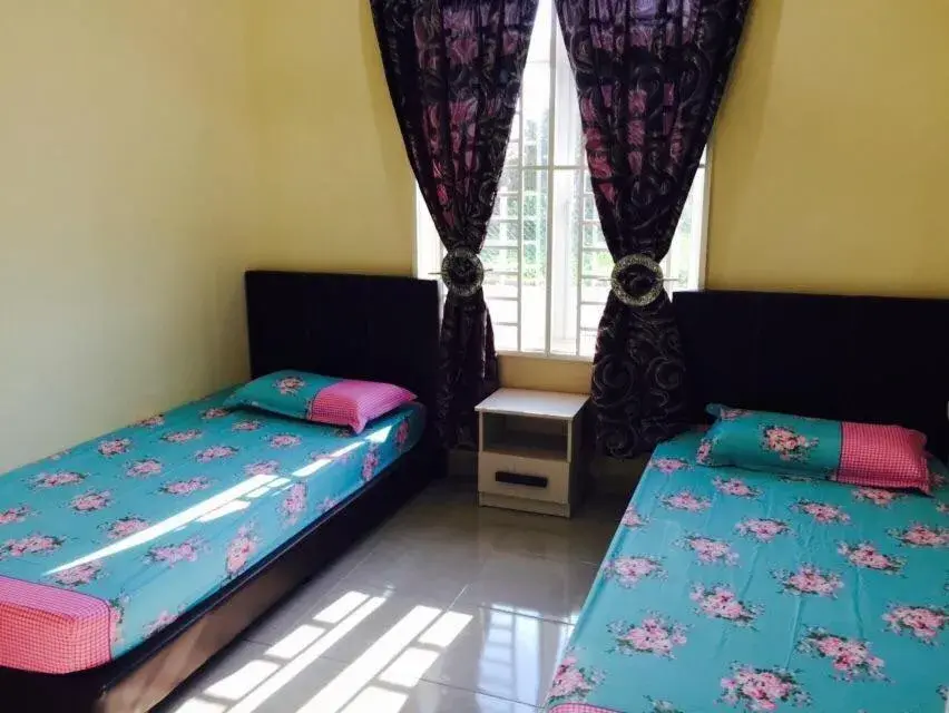 Standard Family Room in D'Pantai Homestay Kuala Sg. Baru Standard Family Room in D'Pantai Homestay Kuala Sg. Baru