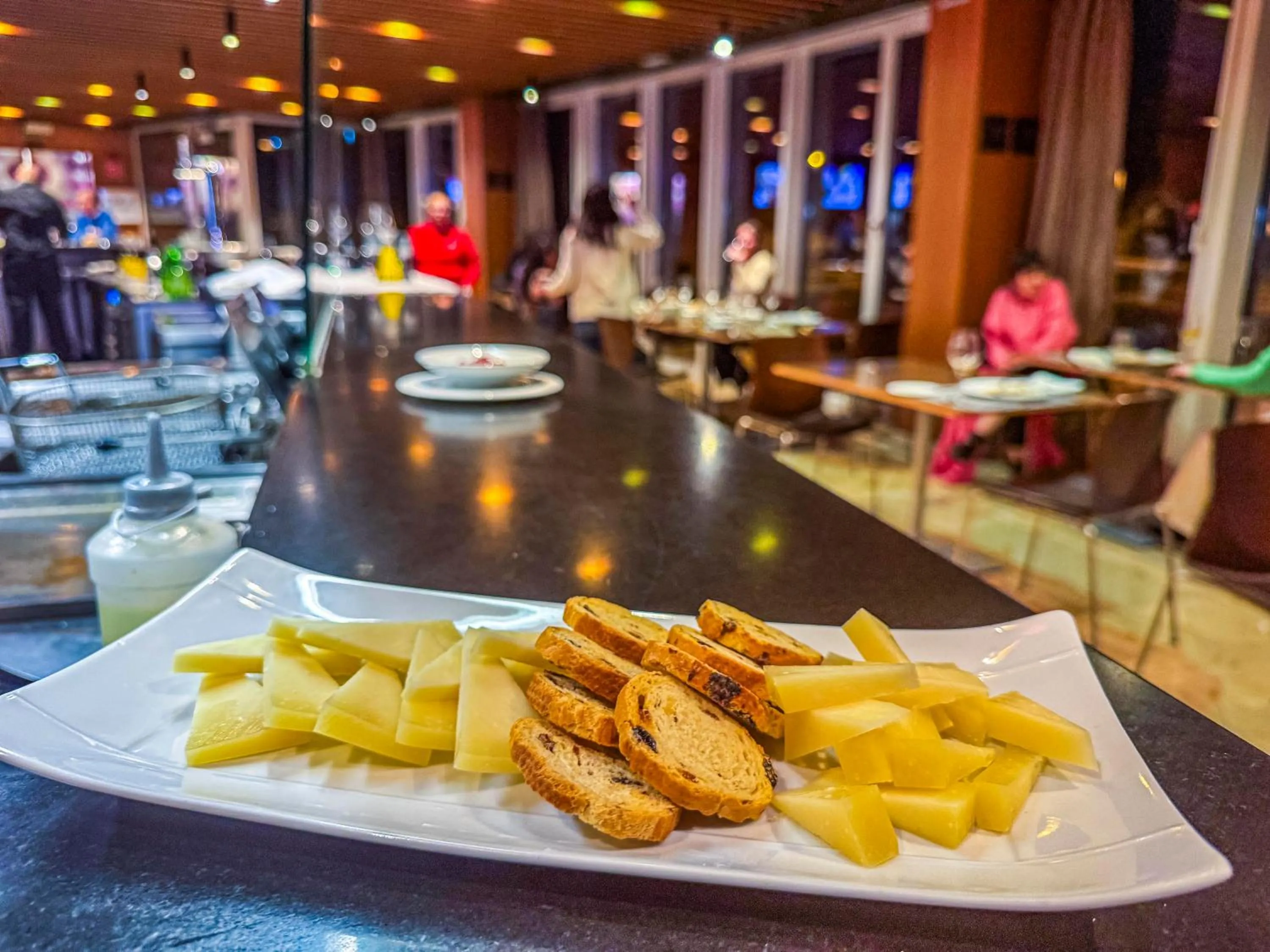 Dinner in Hotel Jardines de Uleta Suites