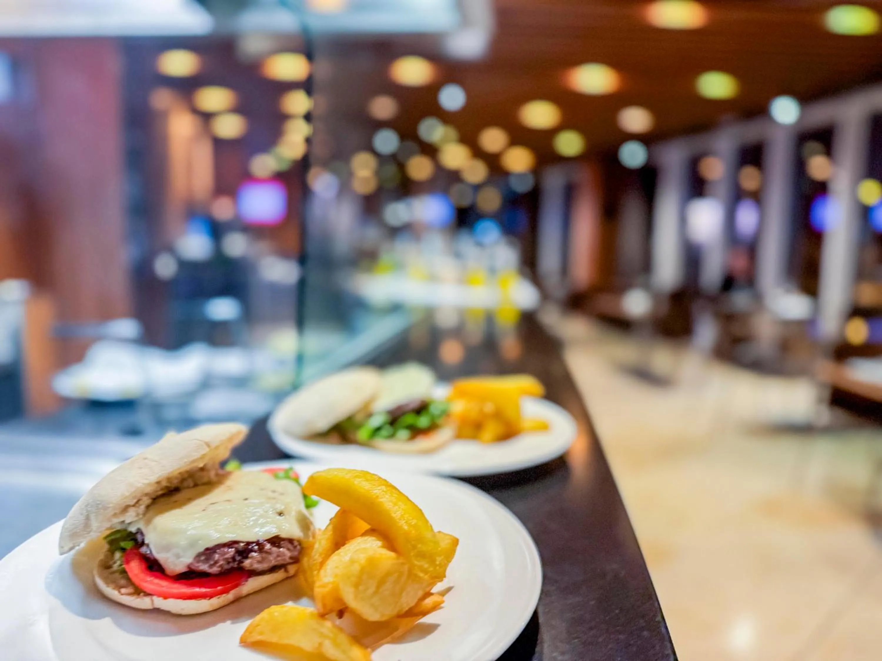 Dinner in Hotel Jardines de Uleta Suites