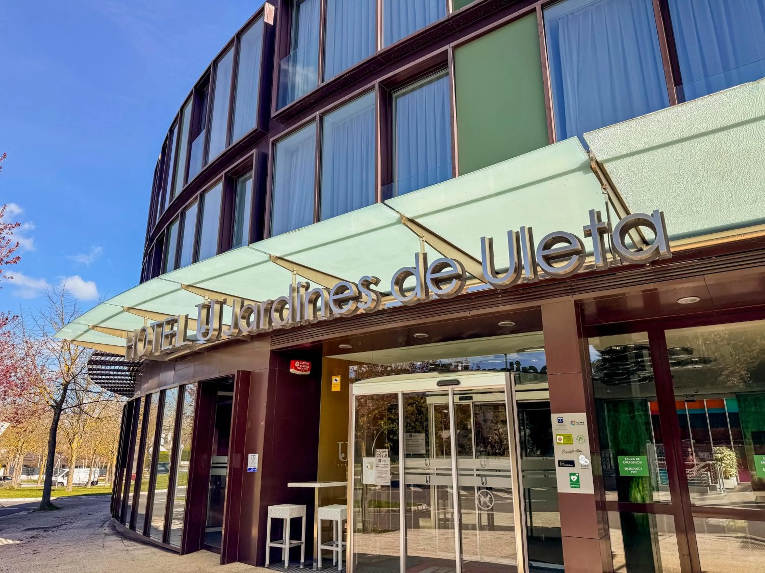 Facade/entrance in Hotel Jardines de Uleta Suites