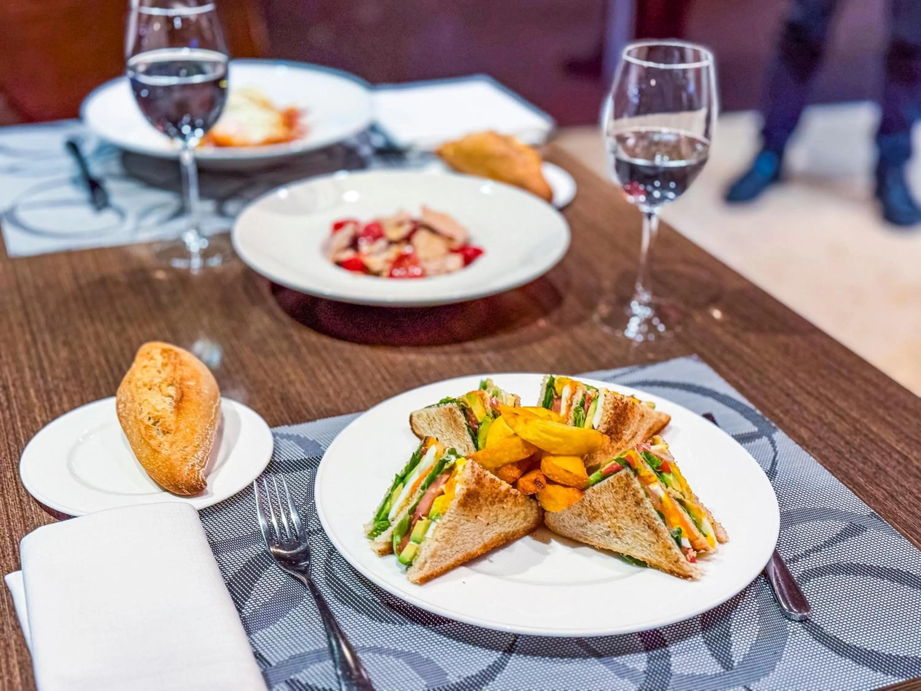 Dinner in Hotel Jardines de Uleta Suites