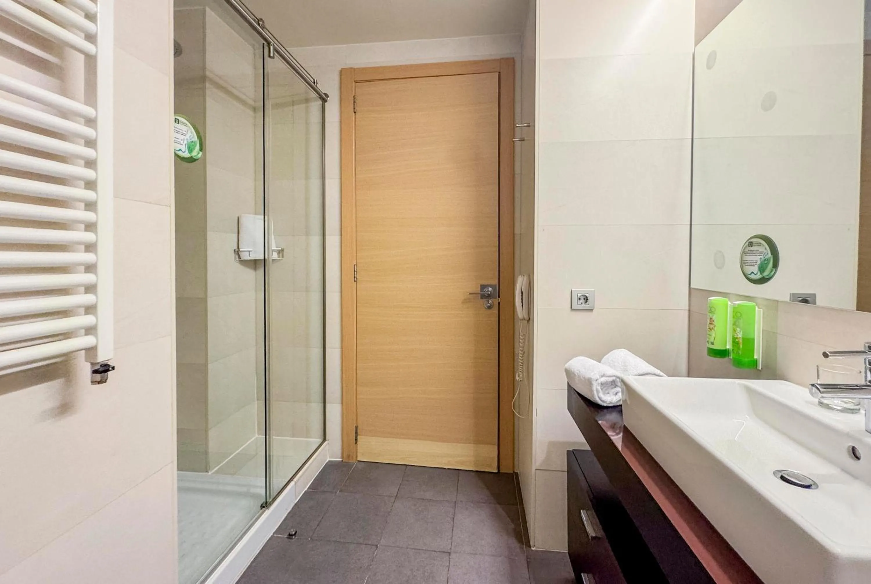 Bathroom in Hotel Jardines de Uleta Suites