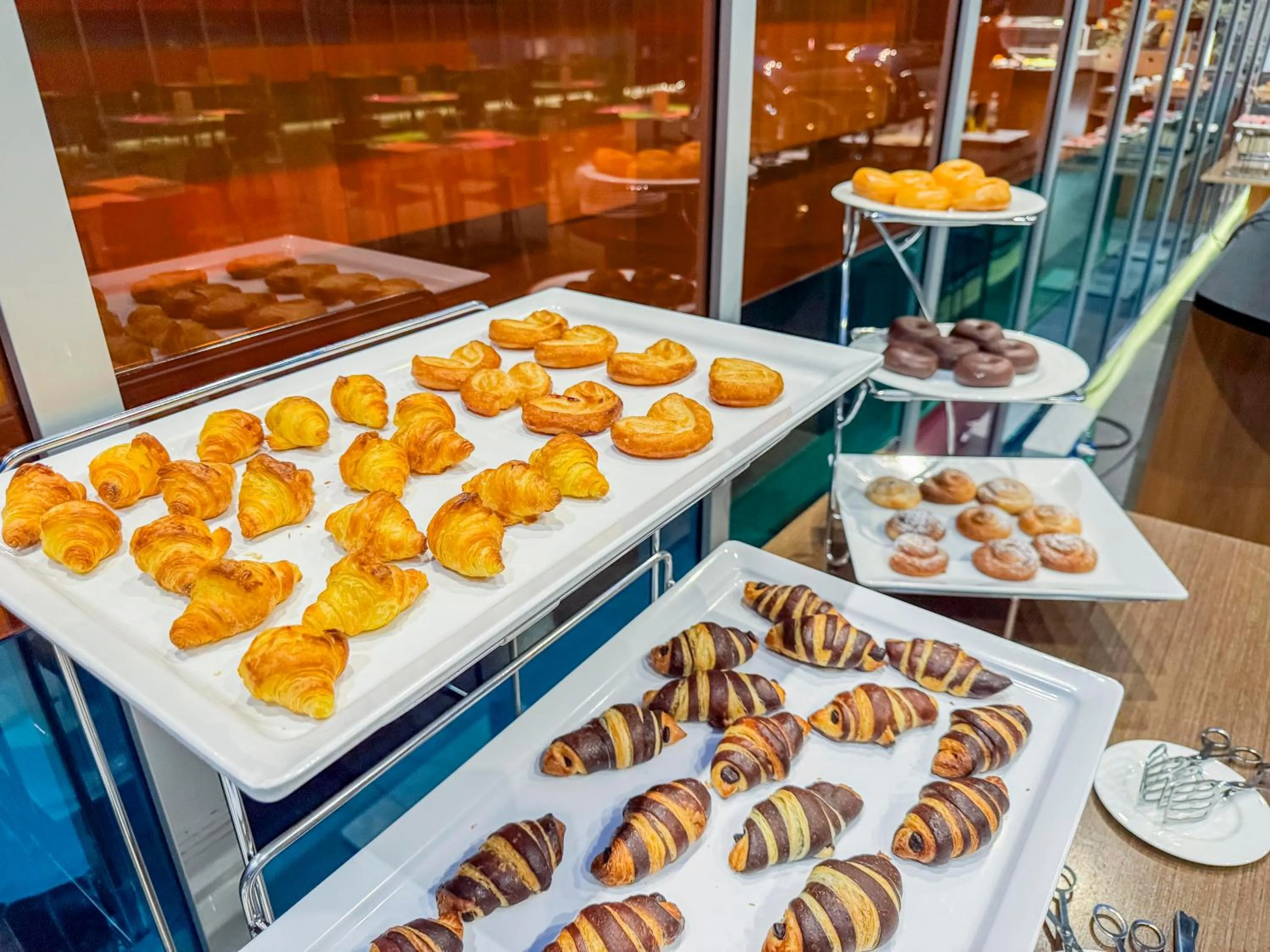 Breakfast in Hotel Jardines de Uleta Suites