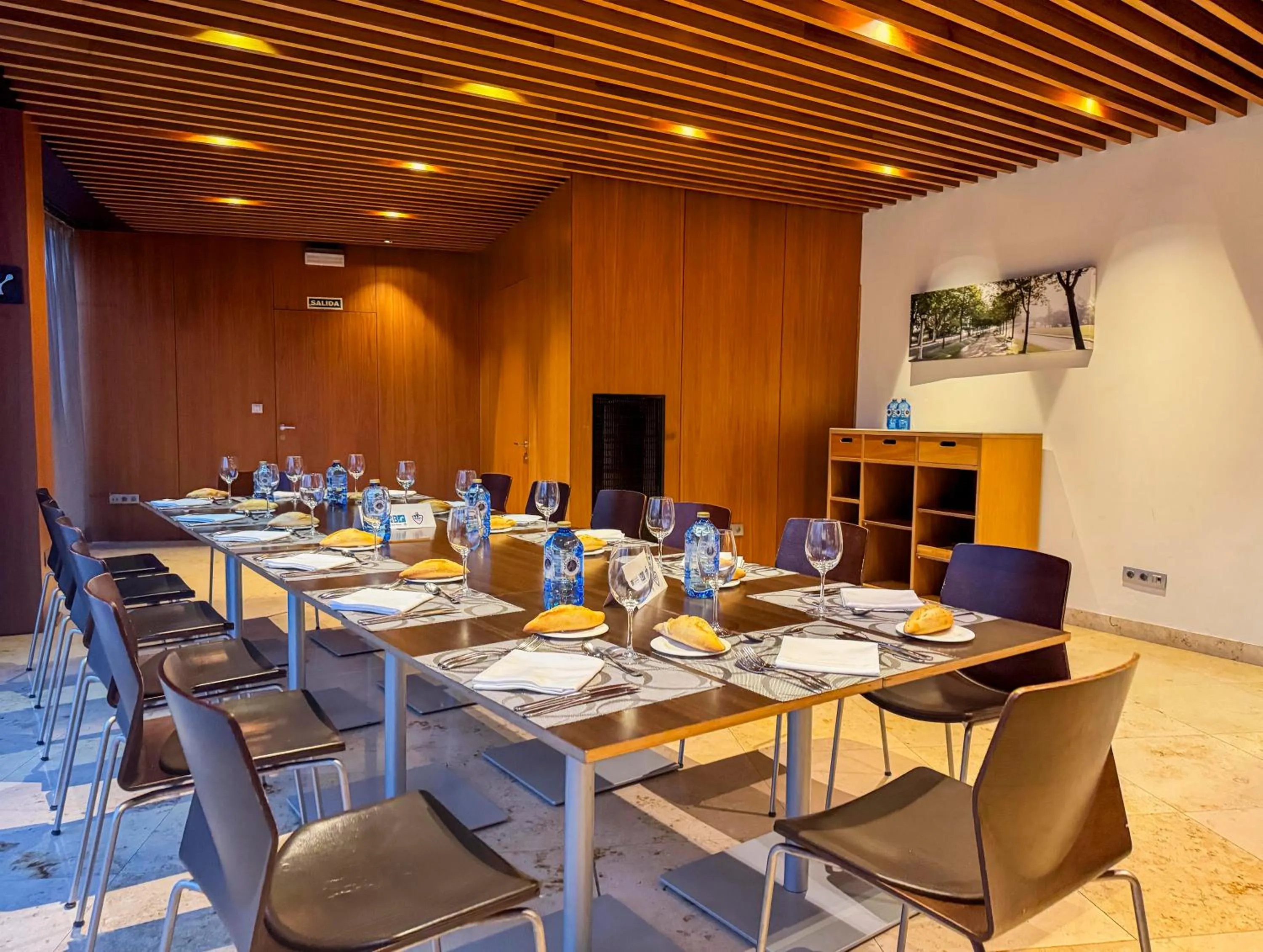 Lounge or bar in Hotel Jardines de Uleta Suites