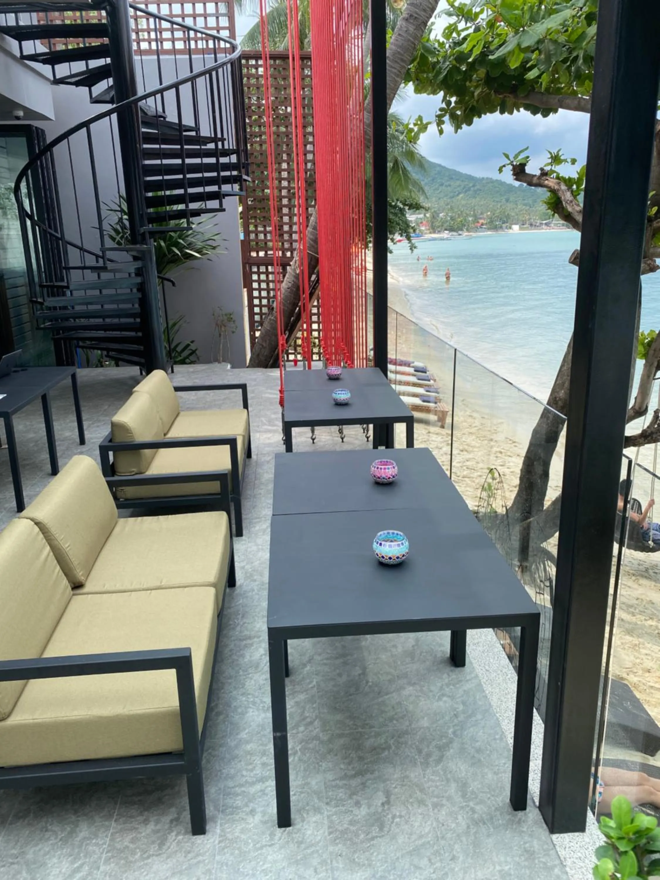 Restaurant/places to eat in Sea Suite Villa