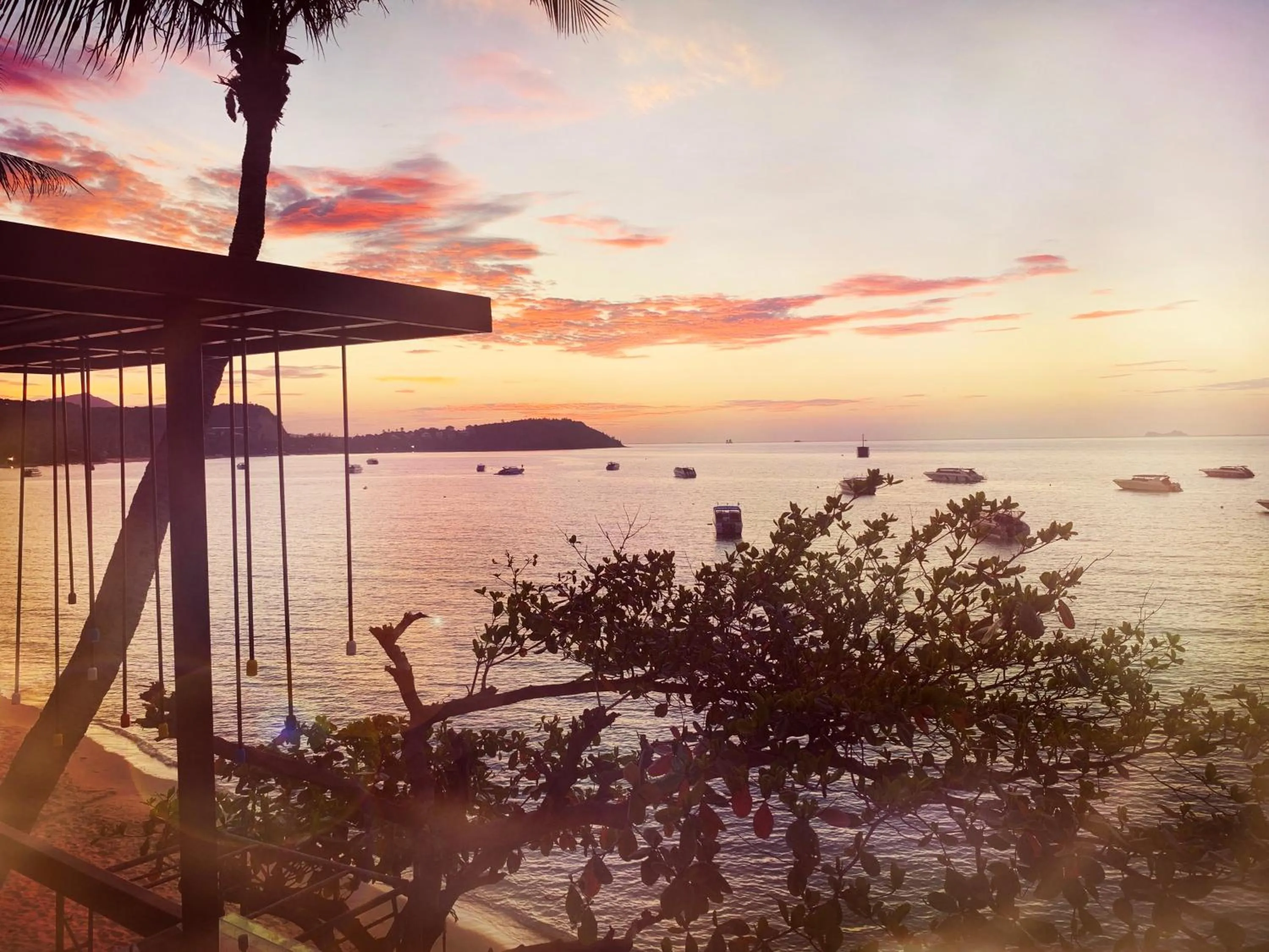 Restaurant/places to eat in Sea Suite Villa